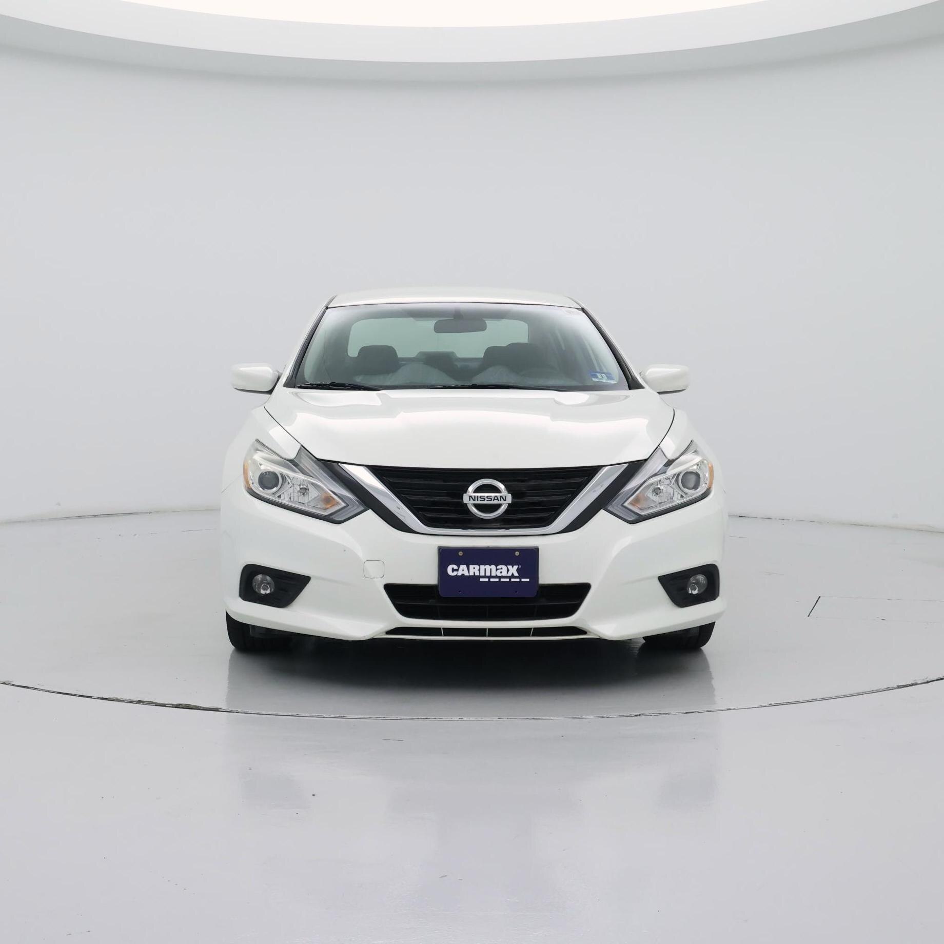 Thumbnail: 2017 Nissan Altima - 5