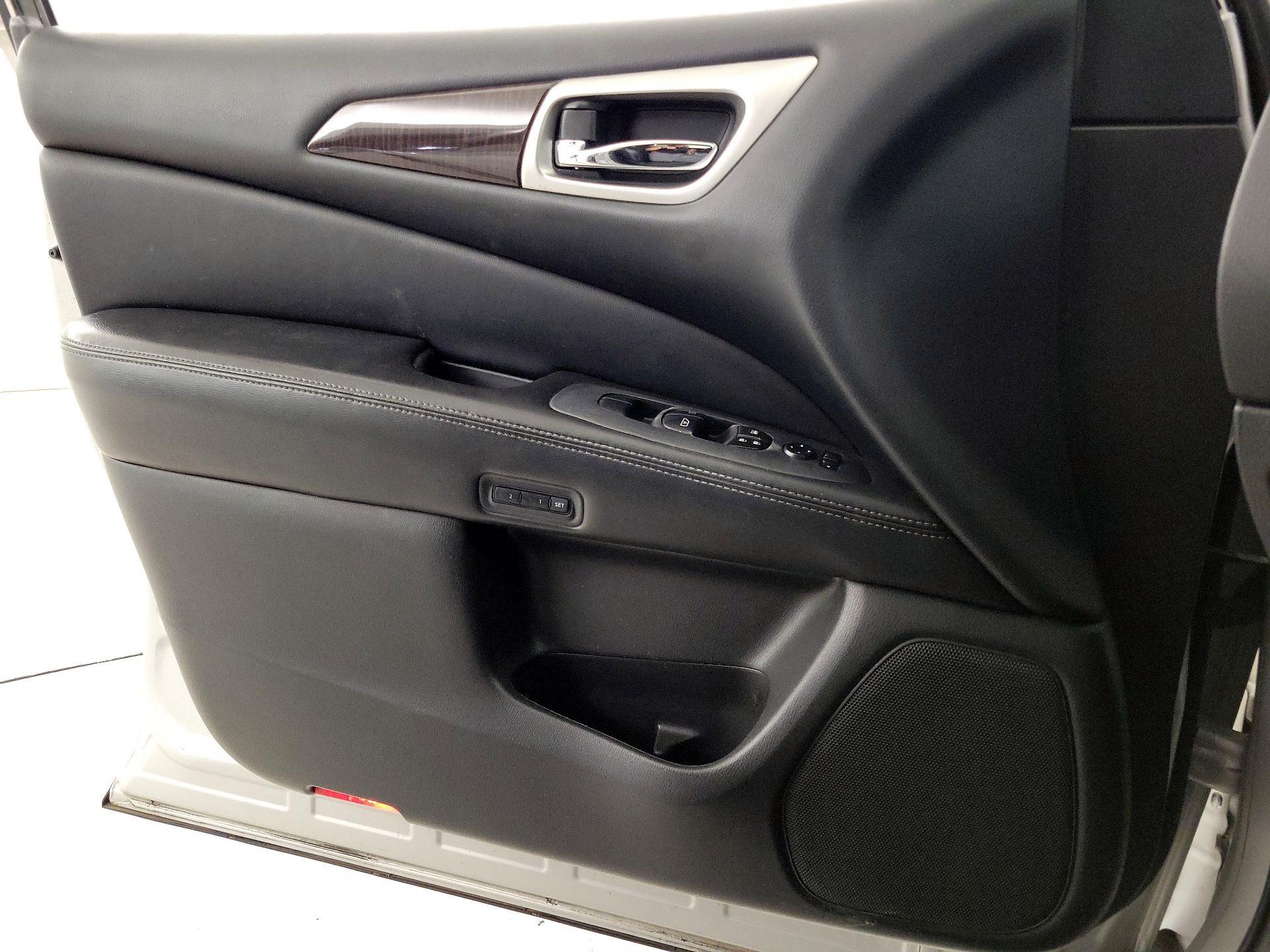Thumbnail: 2014 Nissan Pathfinder - 12