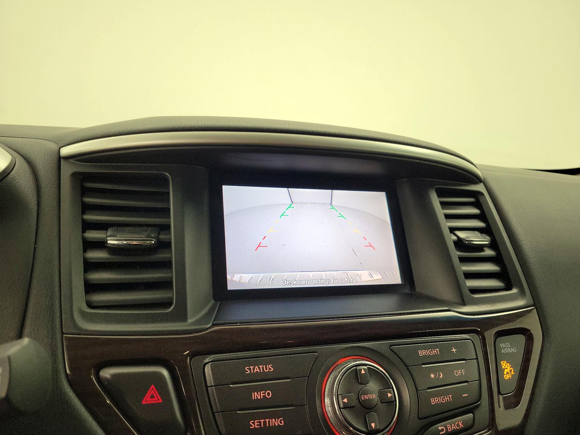 Thumbnail: 2014 Nissan Pathfinder - 14