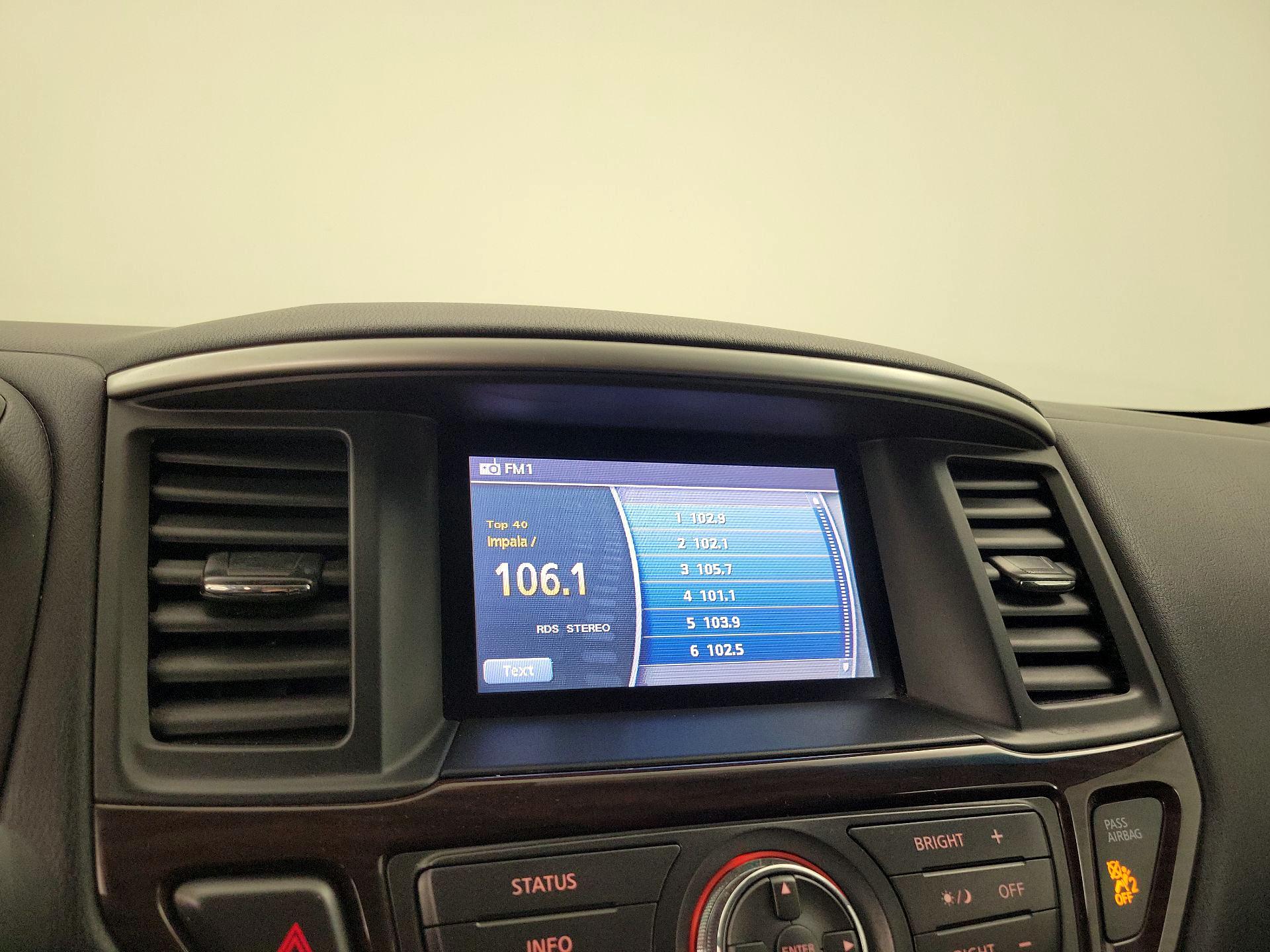 Thumbnail: 2014 Nissan Pathfinder - 15