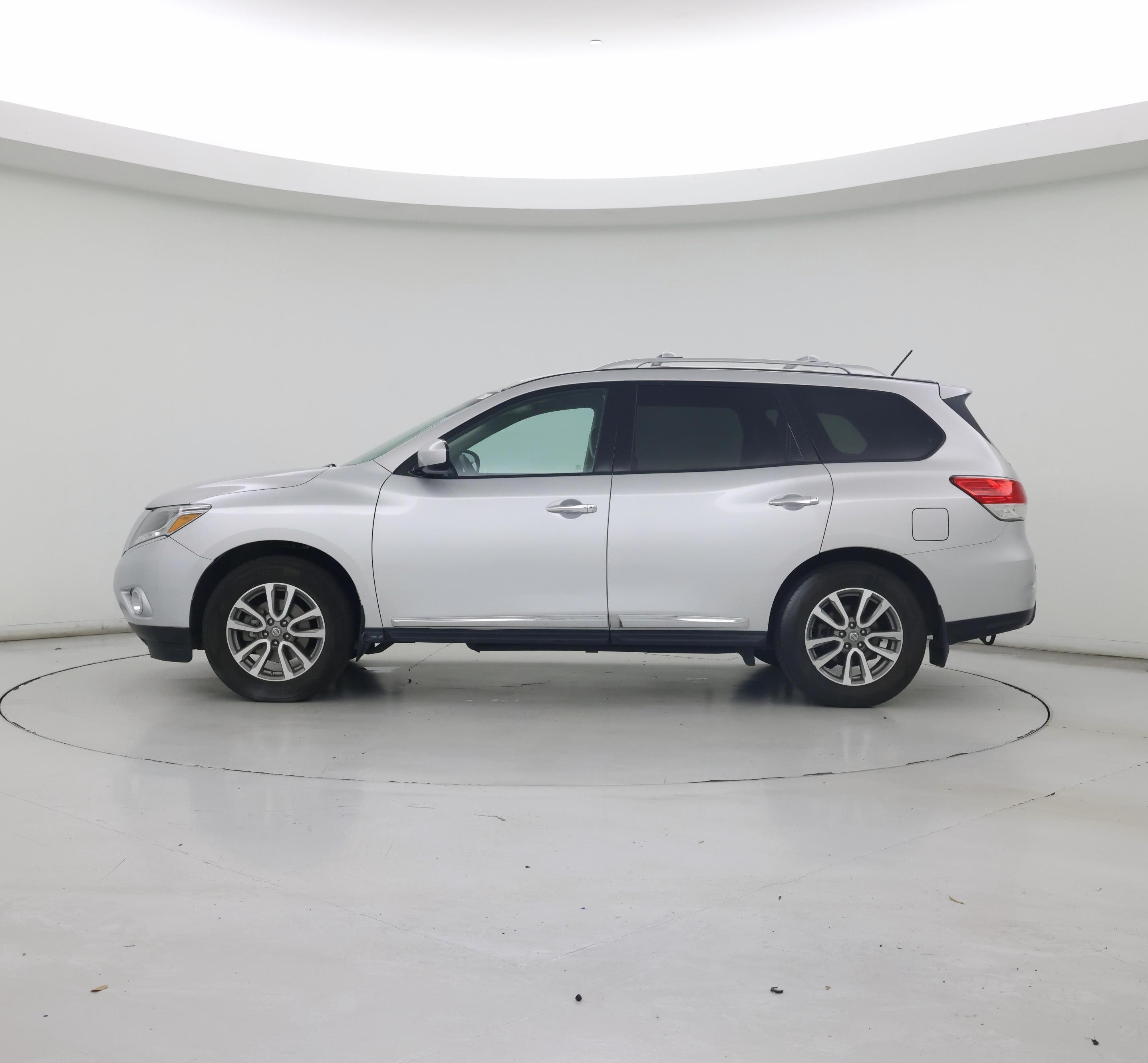 Thumbnail: 2014 Nissan Pathfinder - 3
