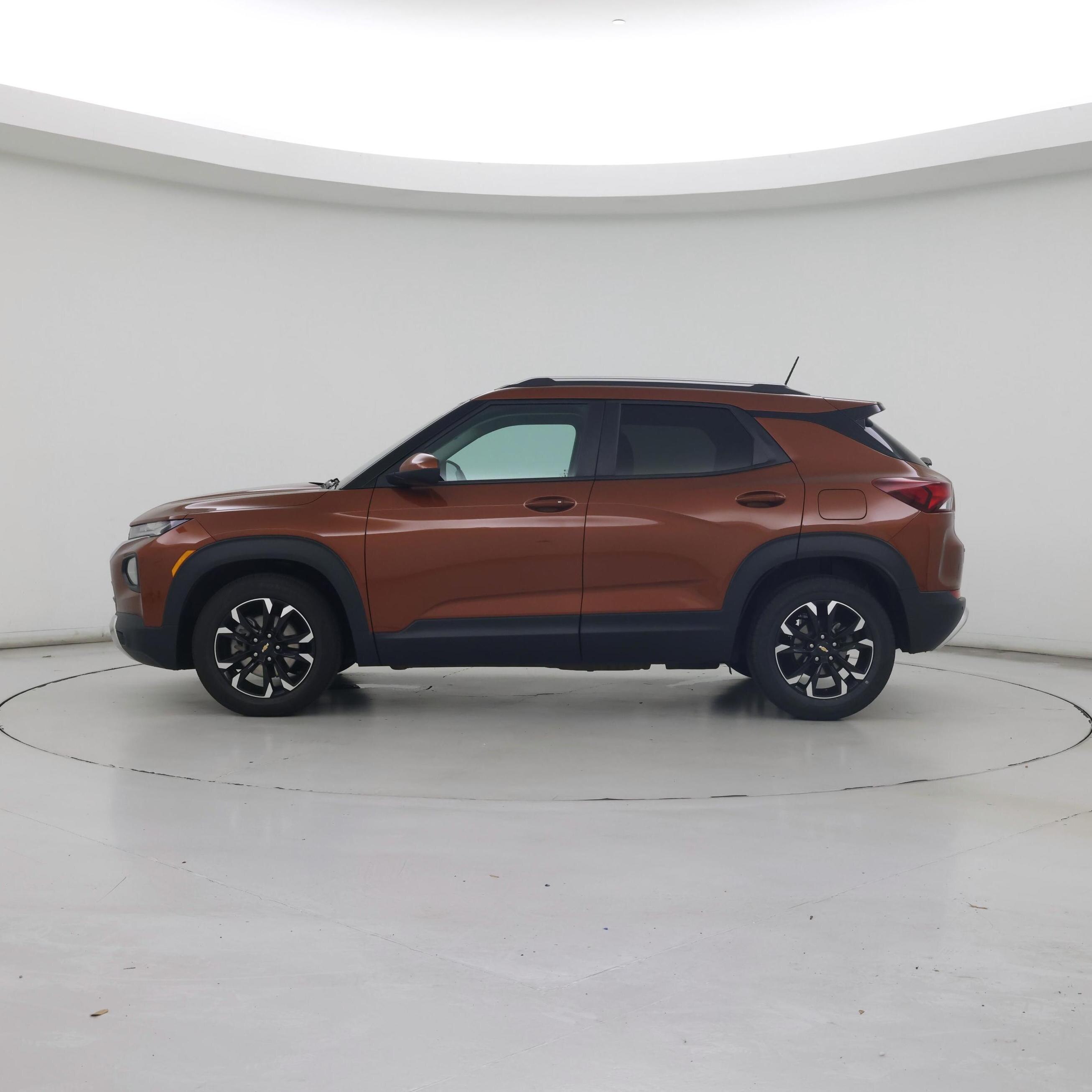 Thumbnail: 2021 Chevrolet TrailBlazer - 3