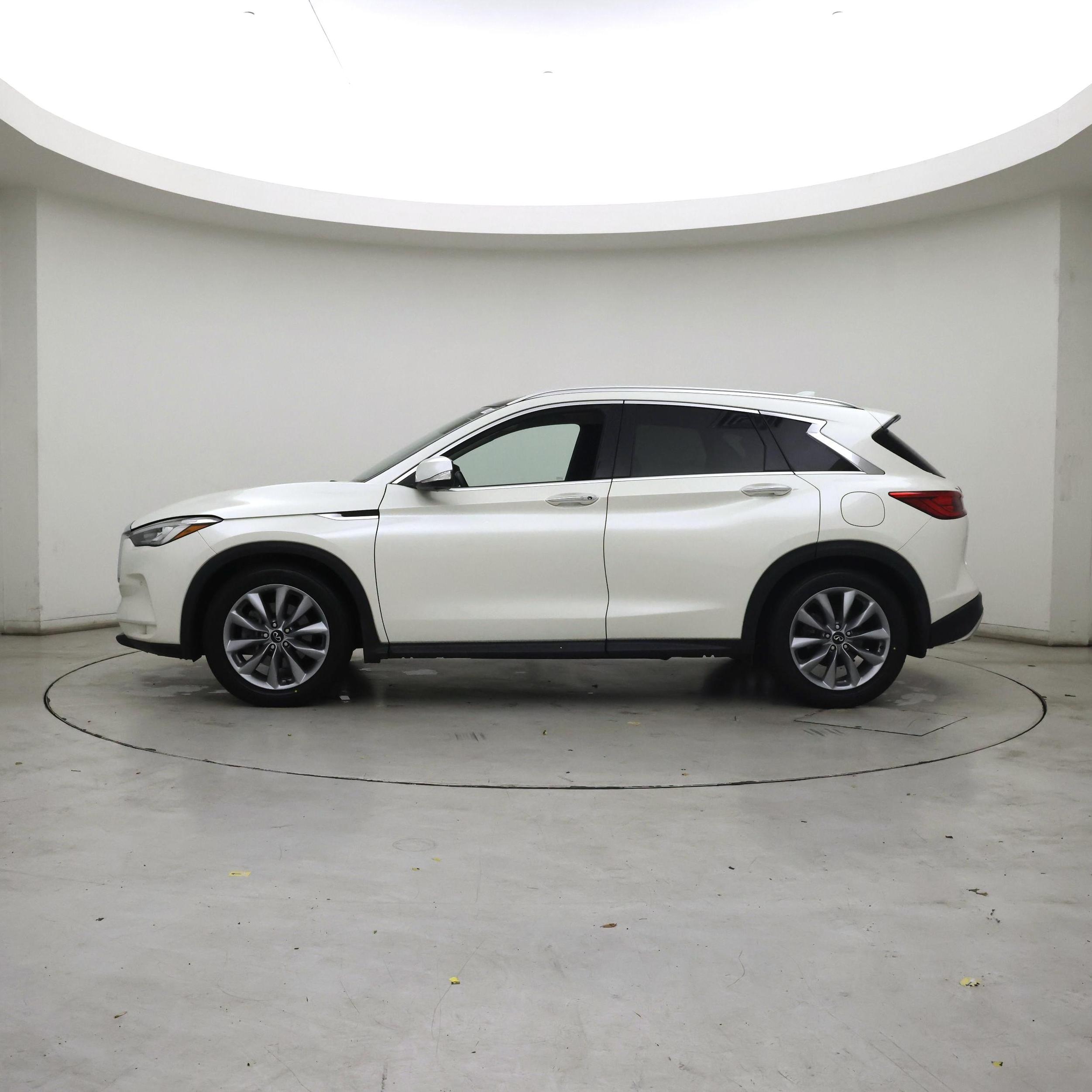 Thumbnail: 2021 INFINITI QX50 - 3