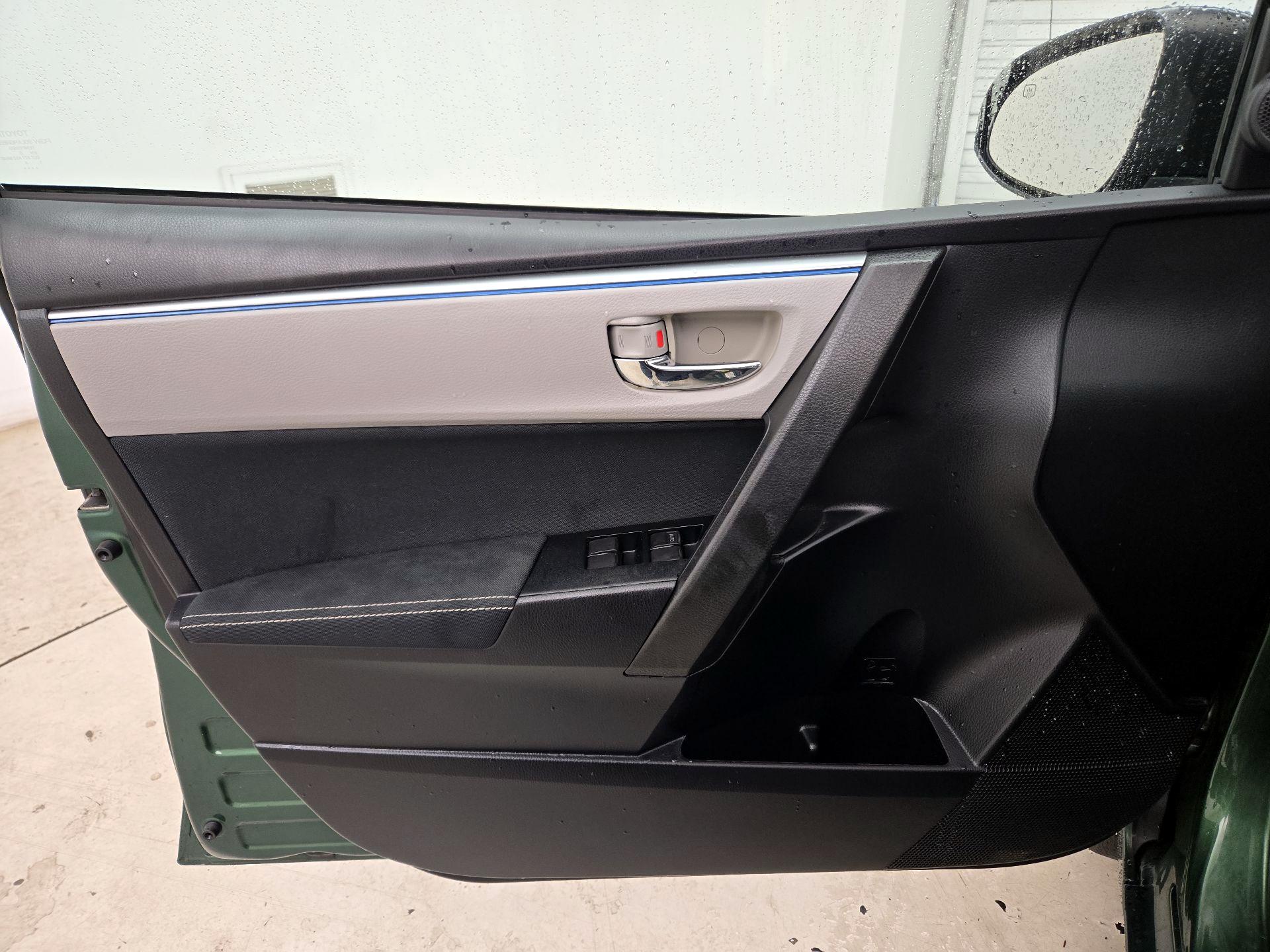 Thumbnail: 2016 Toyota Corolla - 12