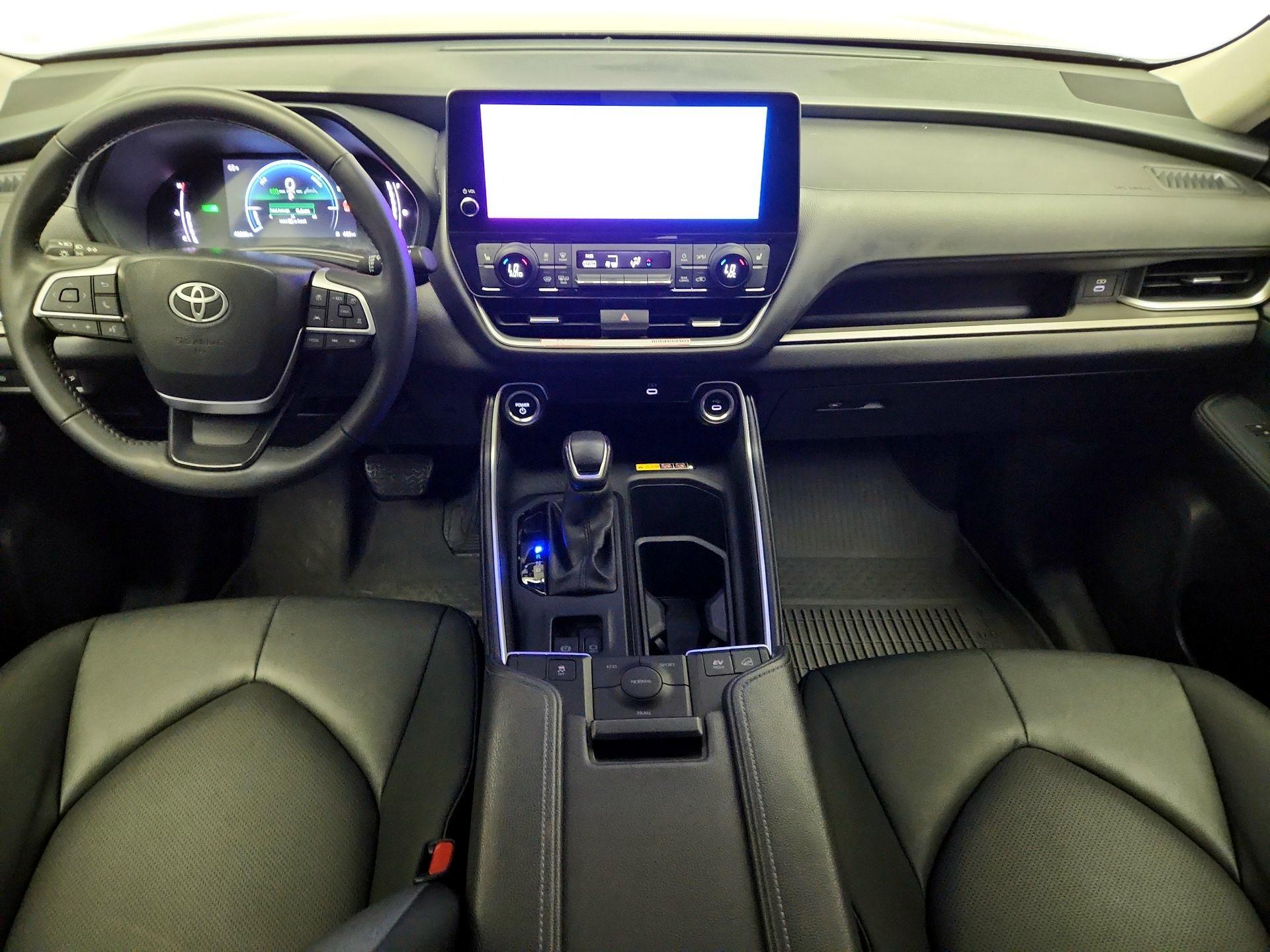 Thumbnail: 2025 Toyota Highlander - 9