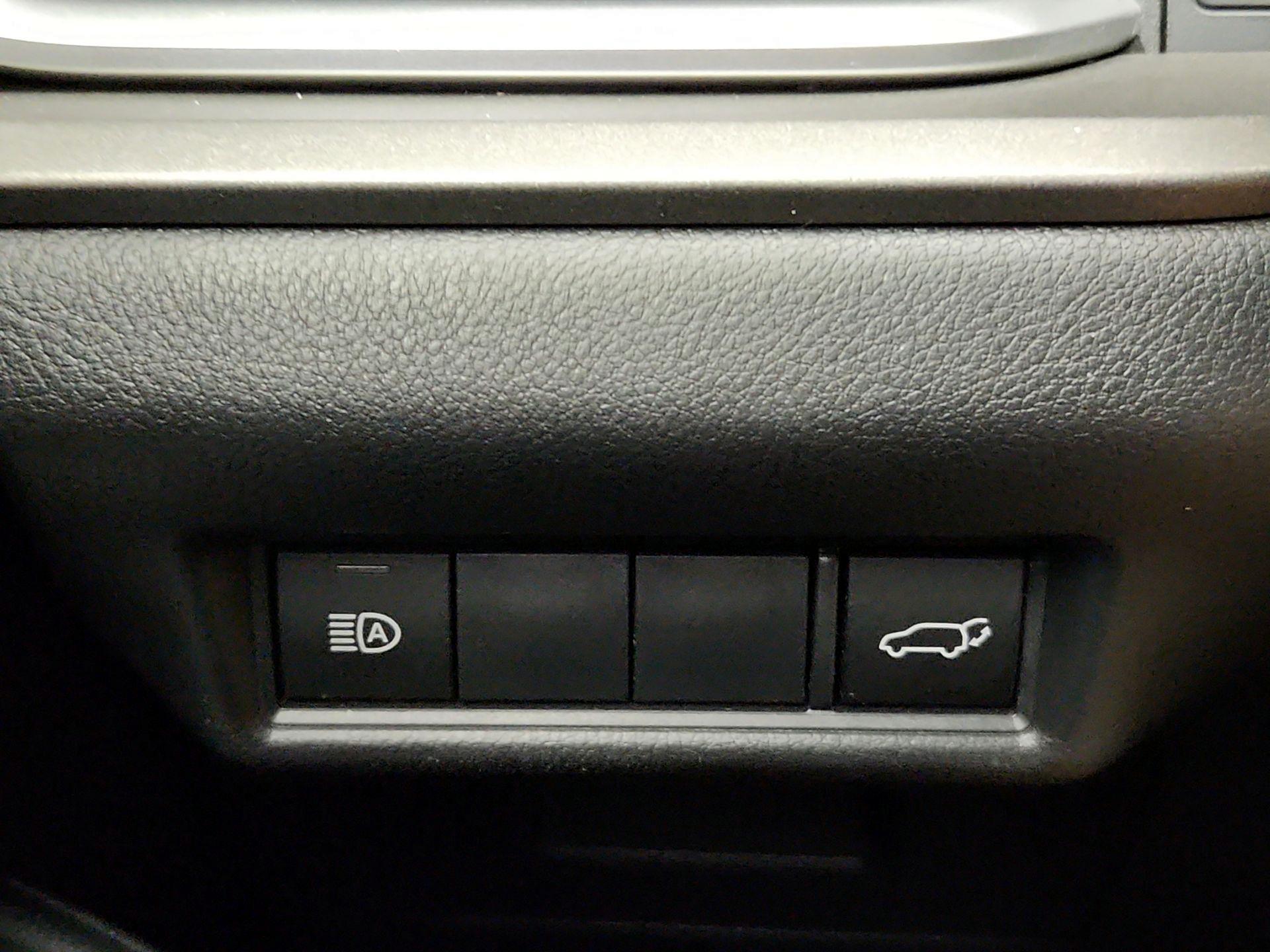 Thumbnail: 2025 Toyota Highlander - 13