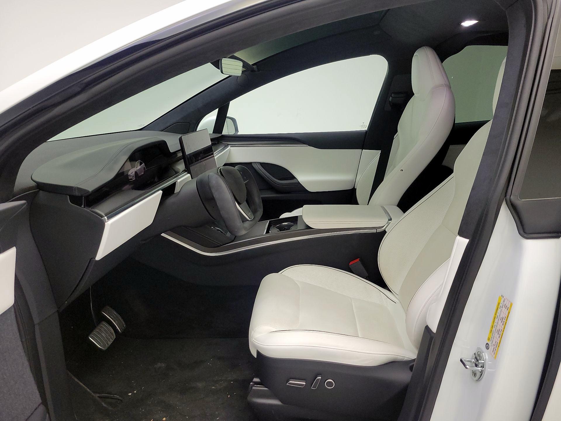 Thumbnail: 2022 Tesla Model X - 11