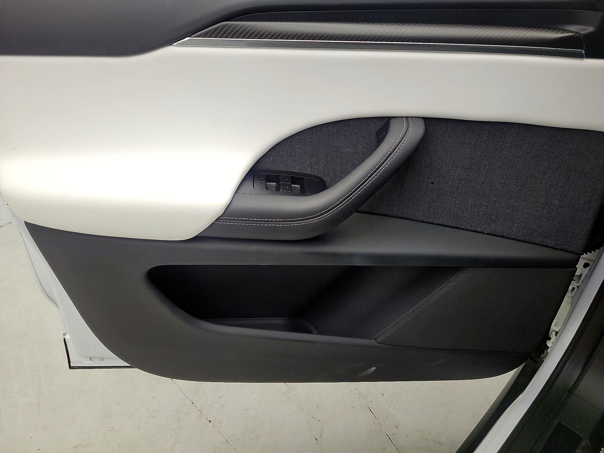 Thumbnail: 2022 Tesla Model X - 12