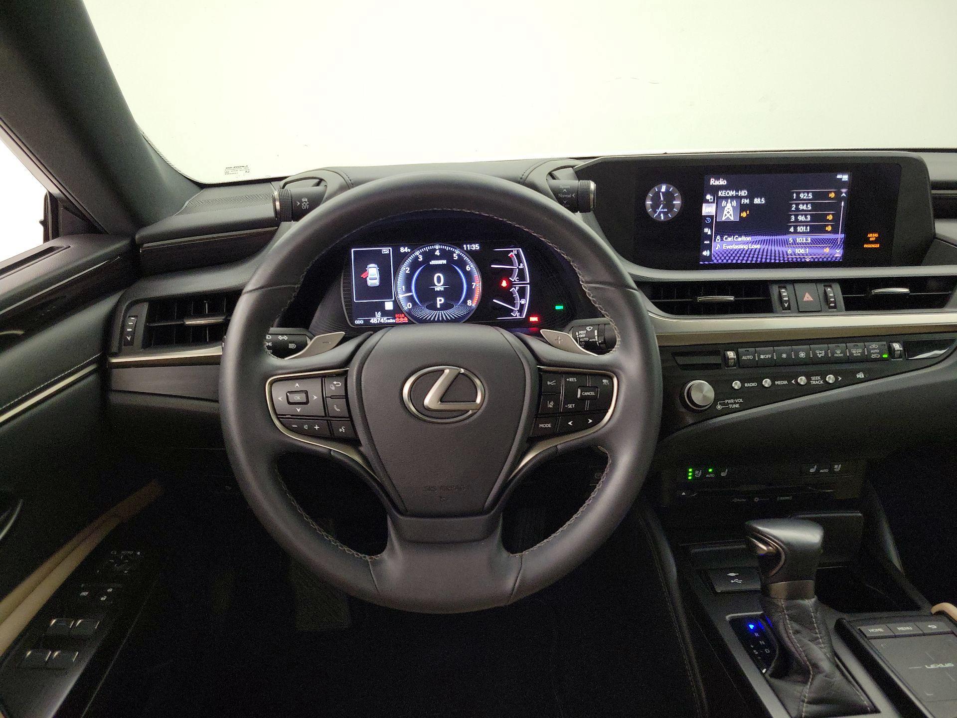 Thumbnail: 2021 Lexus ES - 10