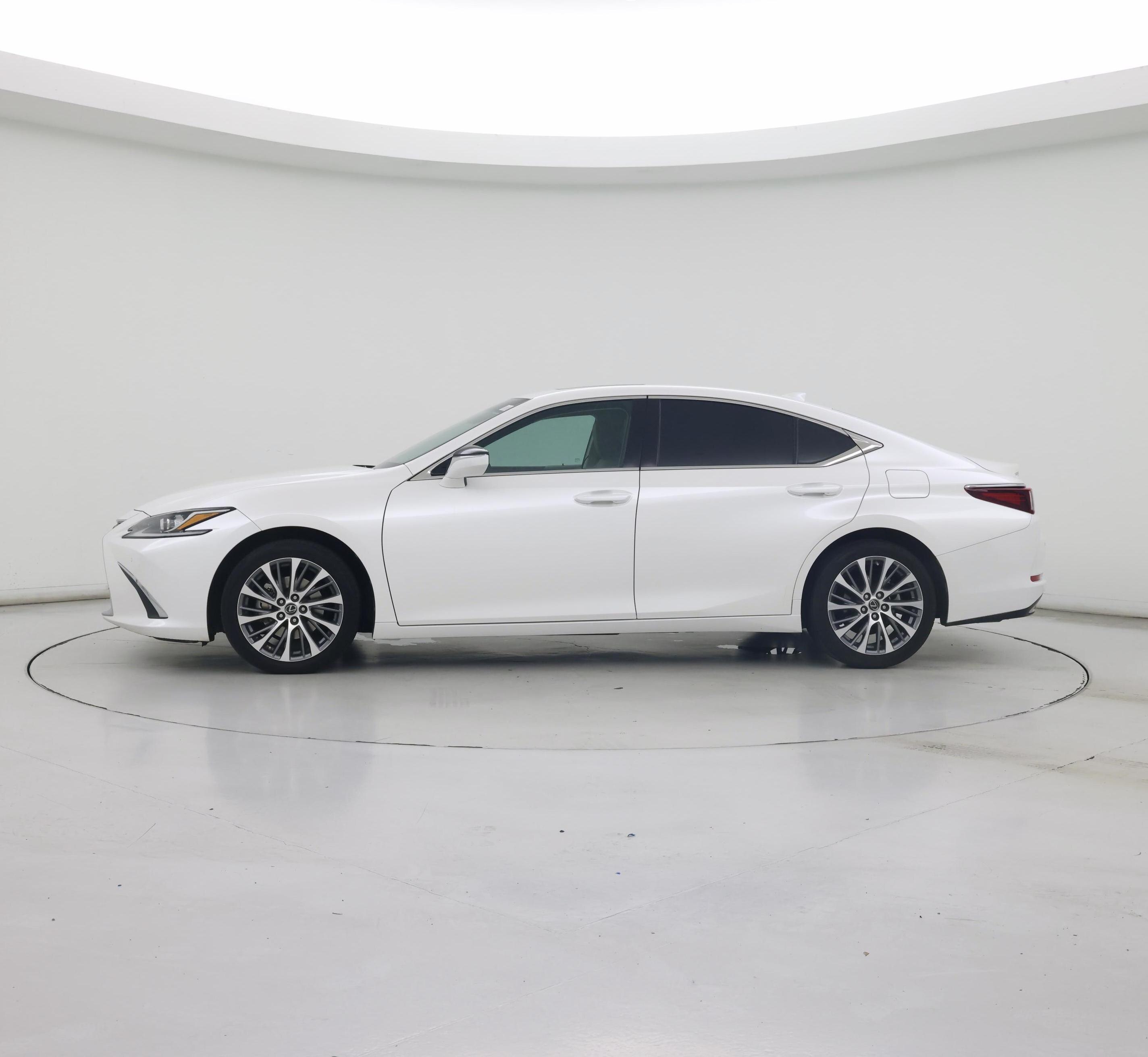 Thumbnail: 2021 Lexus ES - 3