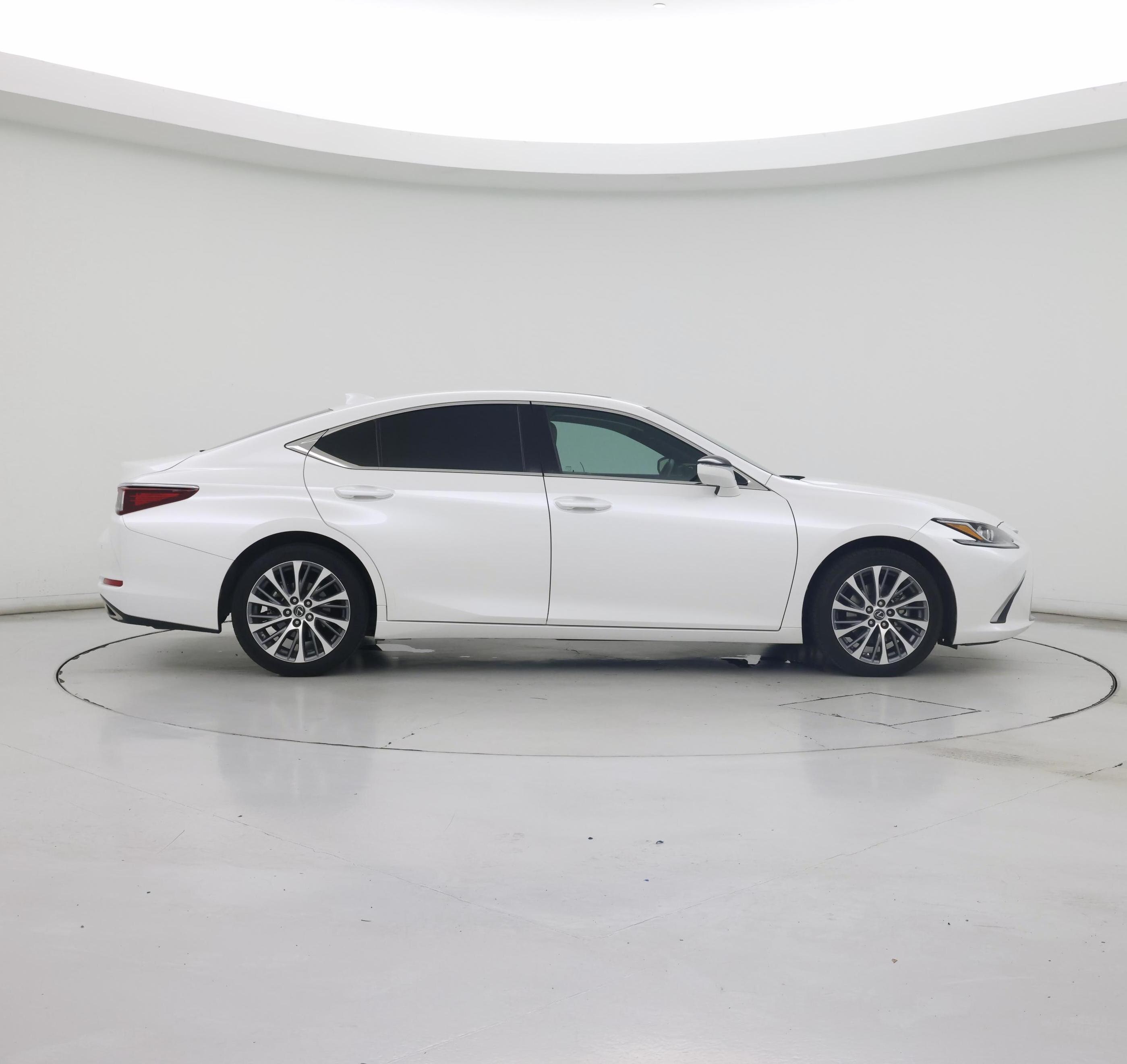 Thumbnail: 2021 Lexus ES - 7