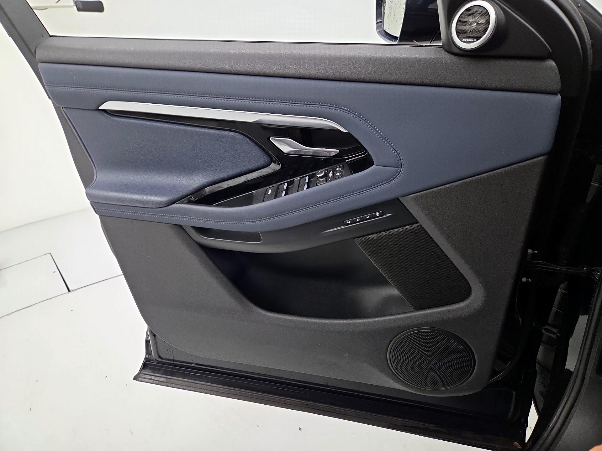 Thumbnail: 2020 Land Rover Range Rover Evoque - 12
