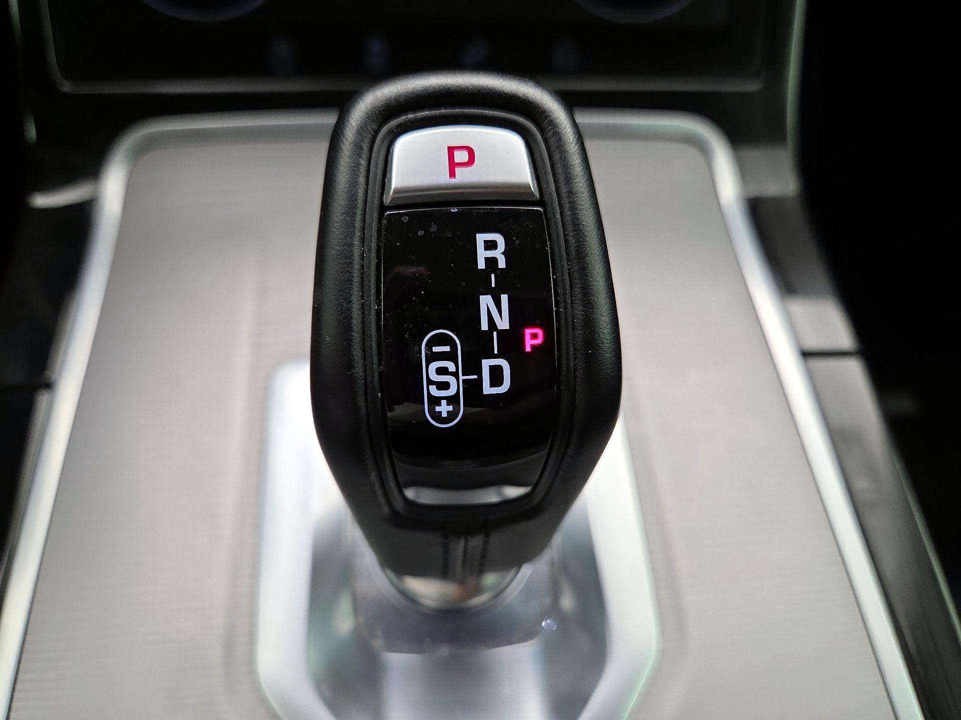 Thumbnail: 2020 Land Rover Range Rover Evoque - 17