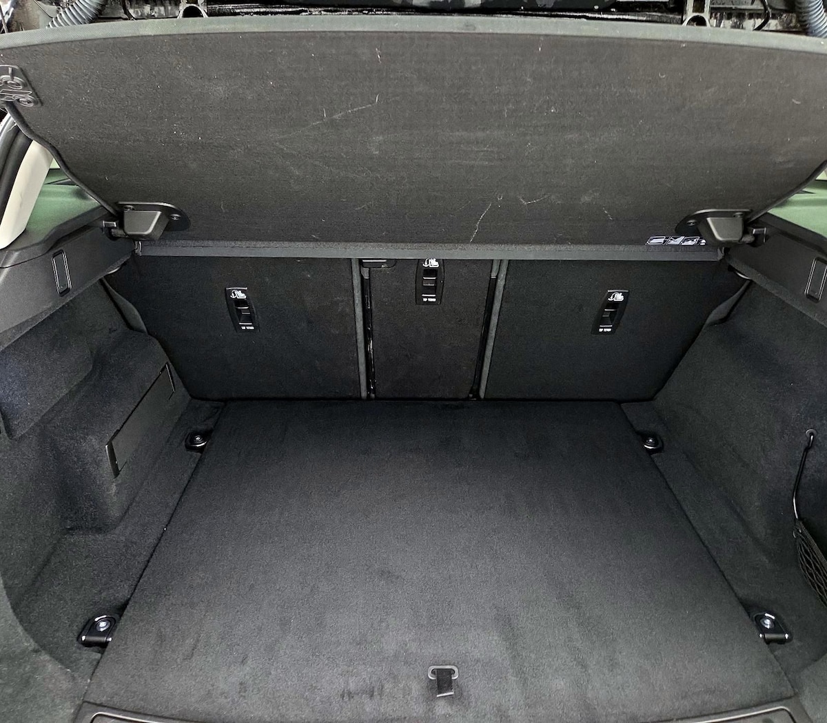 Trunk/Cargo (Seats Up)