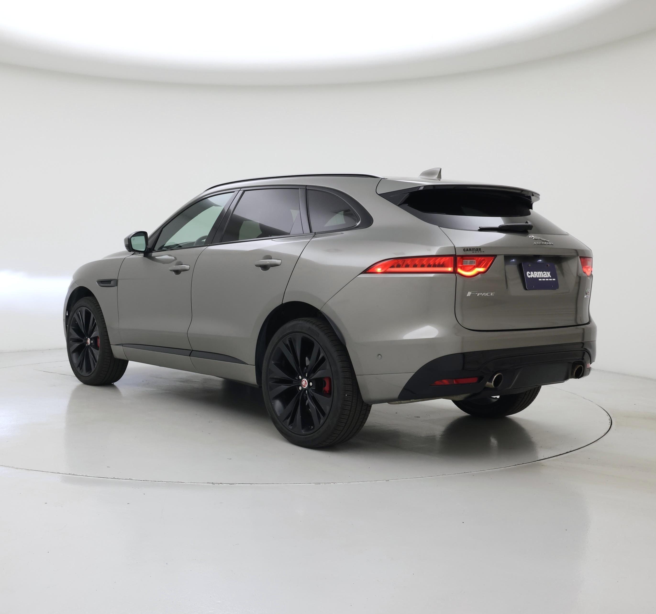 Thumbnail: 2018 Jaguar F-Pace - 2