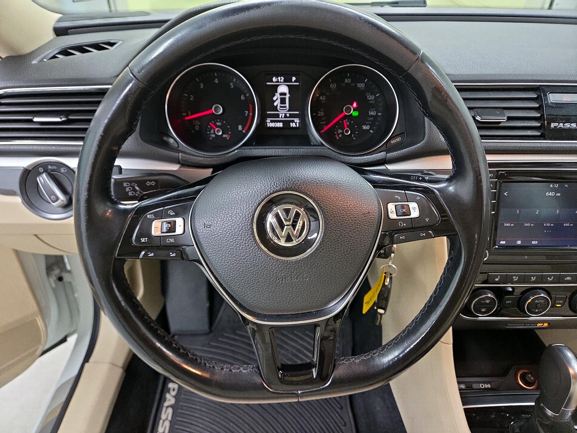 Thumbnail: 2018 Volkswagen Passat - 10