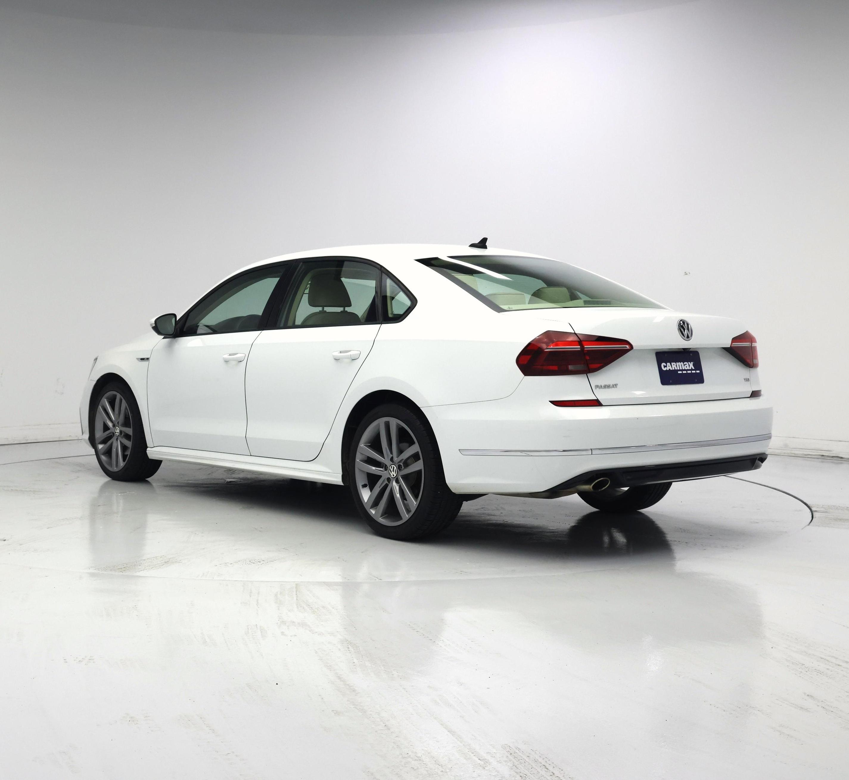 Thumbnail: 2018 Volkswagen Passat - 2