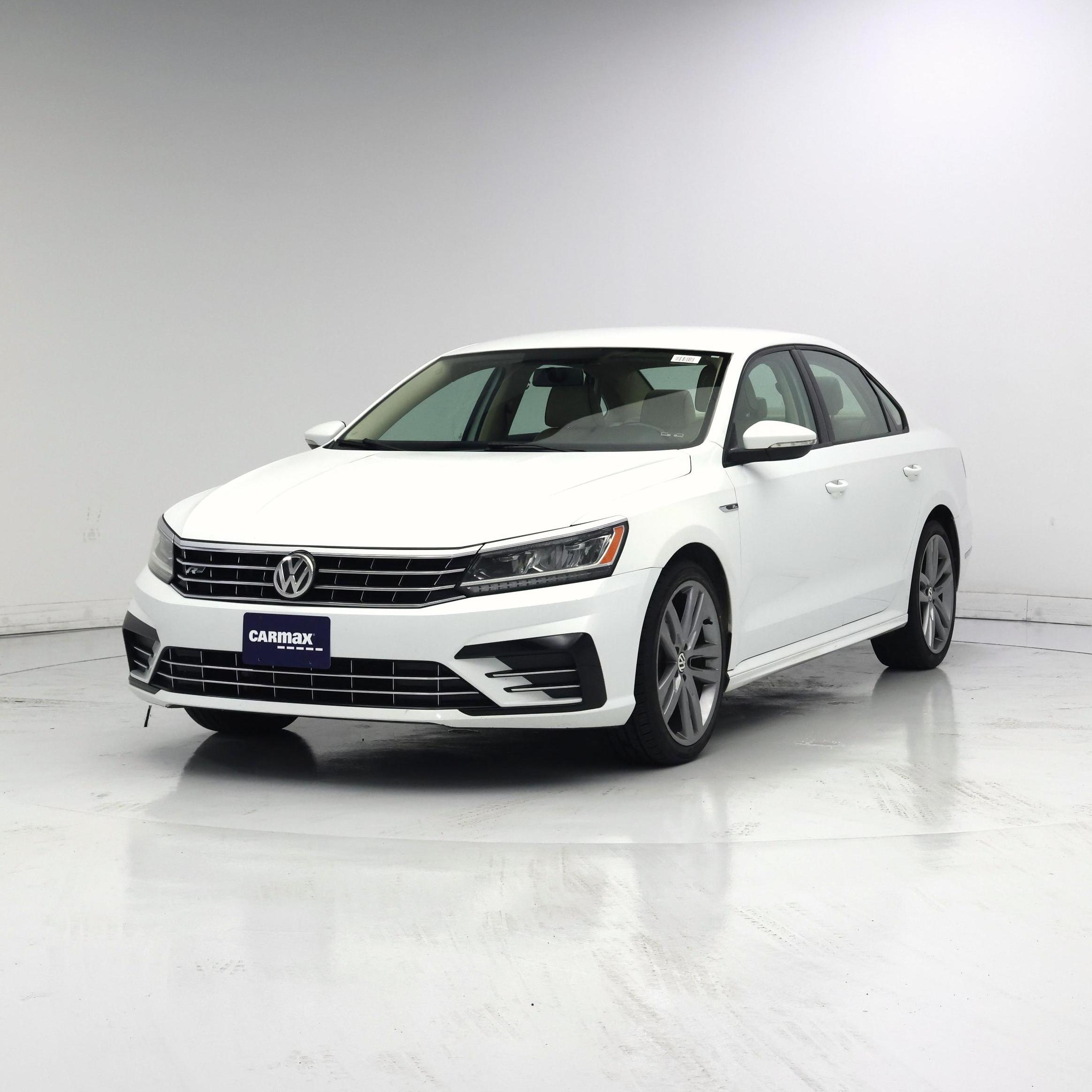Thumbnail: 2018 Volkswagen Passat - 4