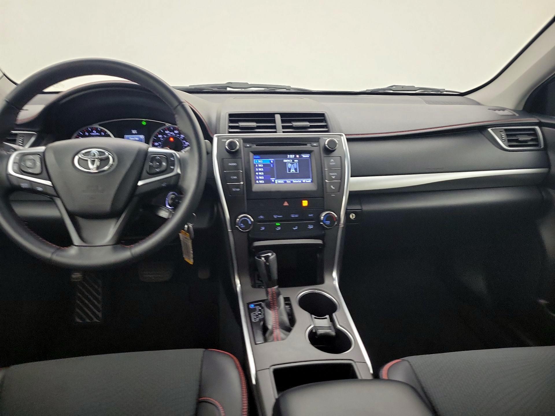 Thumbnail: 2016 Toyota Camry - 9