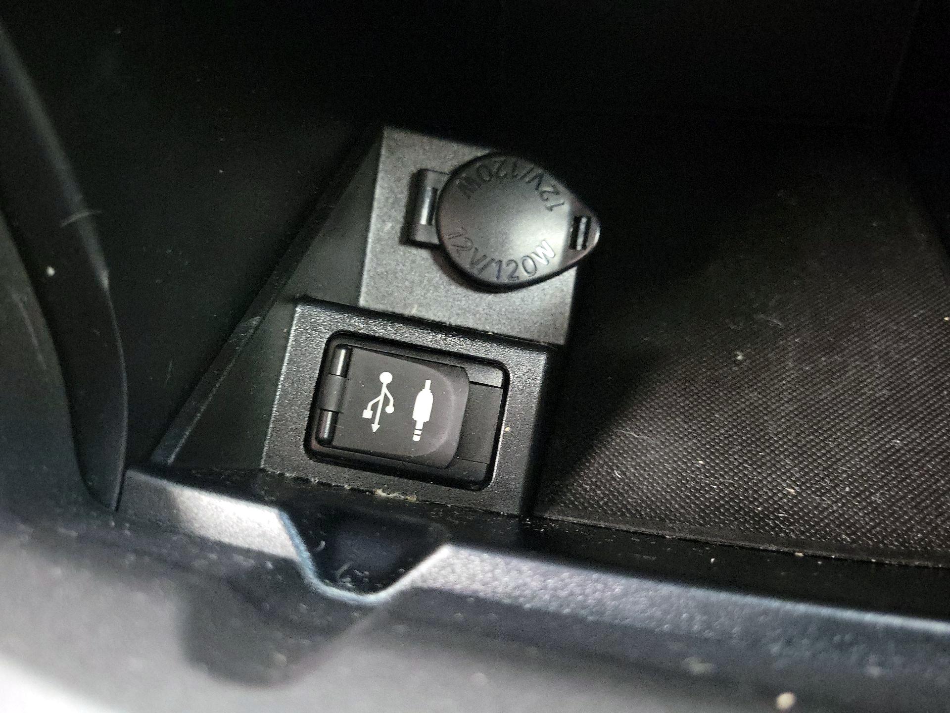 Thumbnail: 2016 Toyota Camry - 18