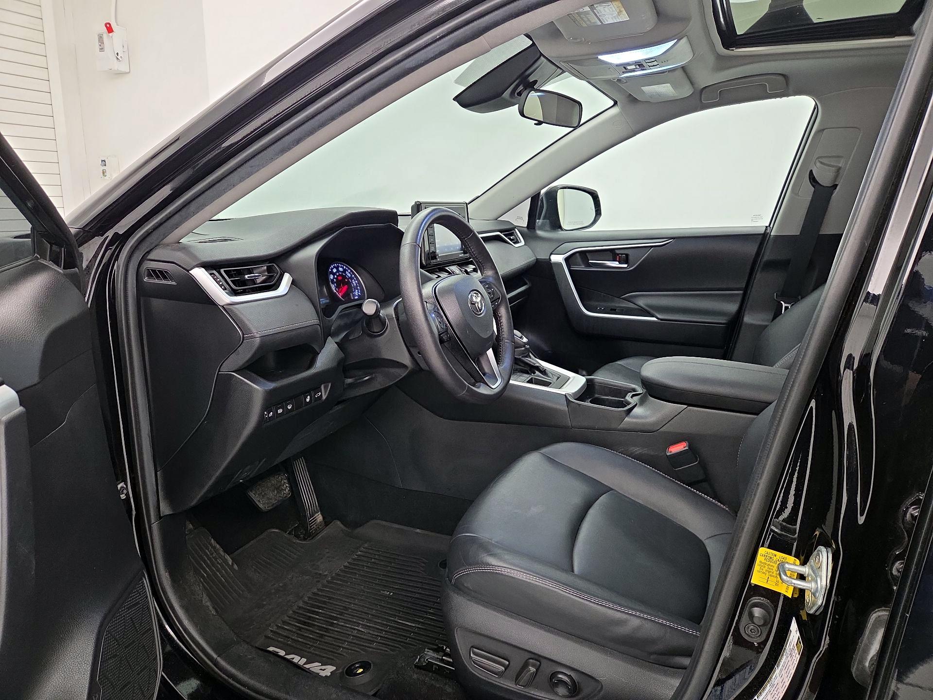 Thumbnail: 2021 Toyota RAV4 - 11