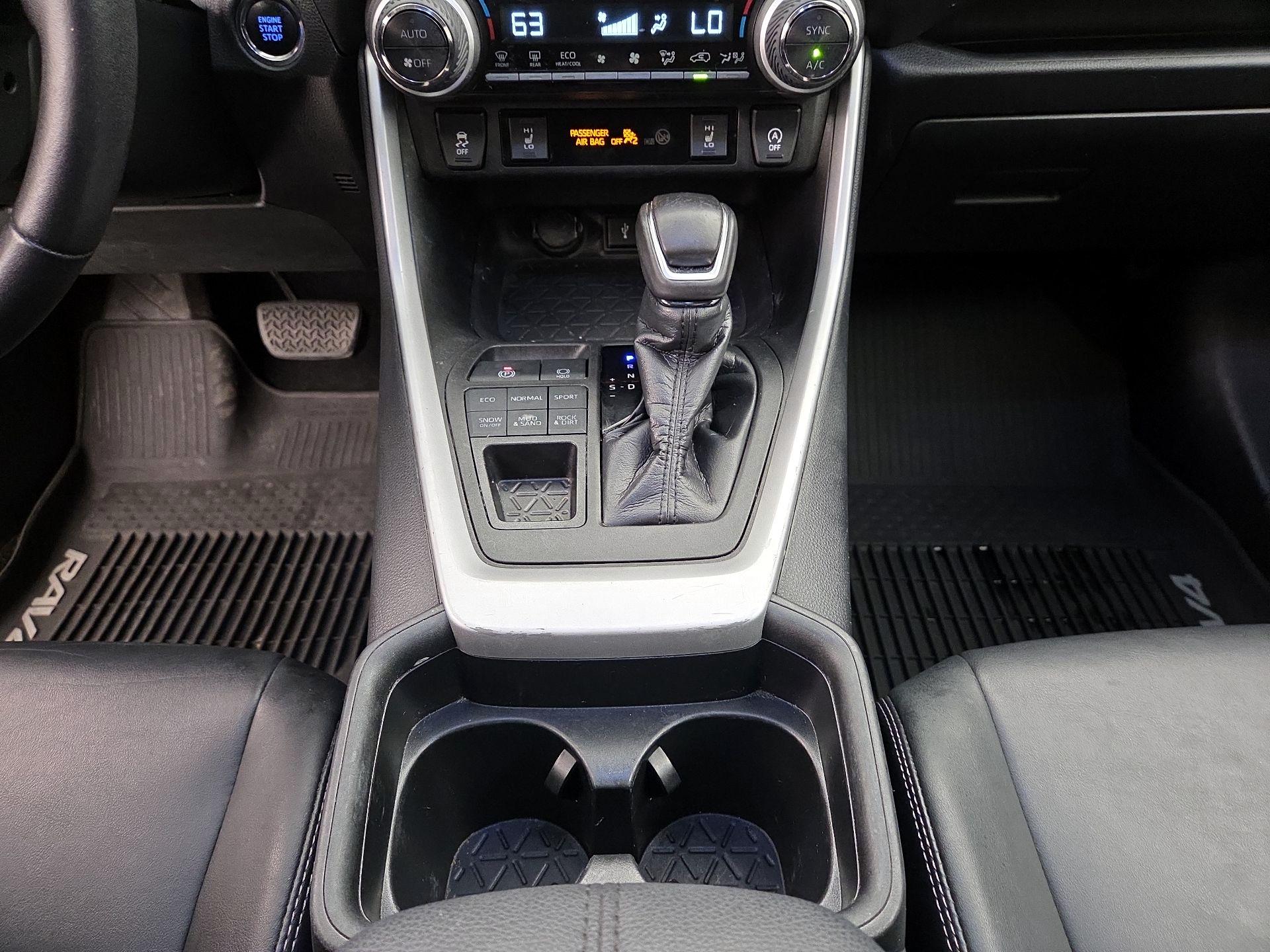 Thumbnail: 2021 Toyota RAV4 - 17