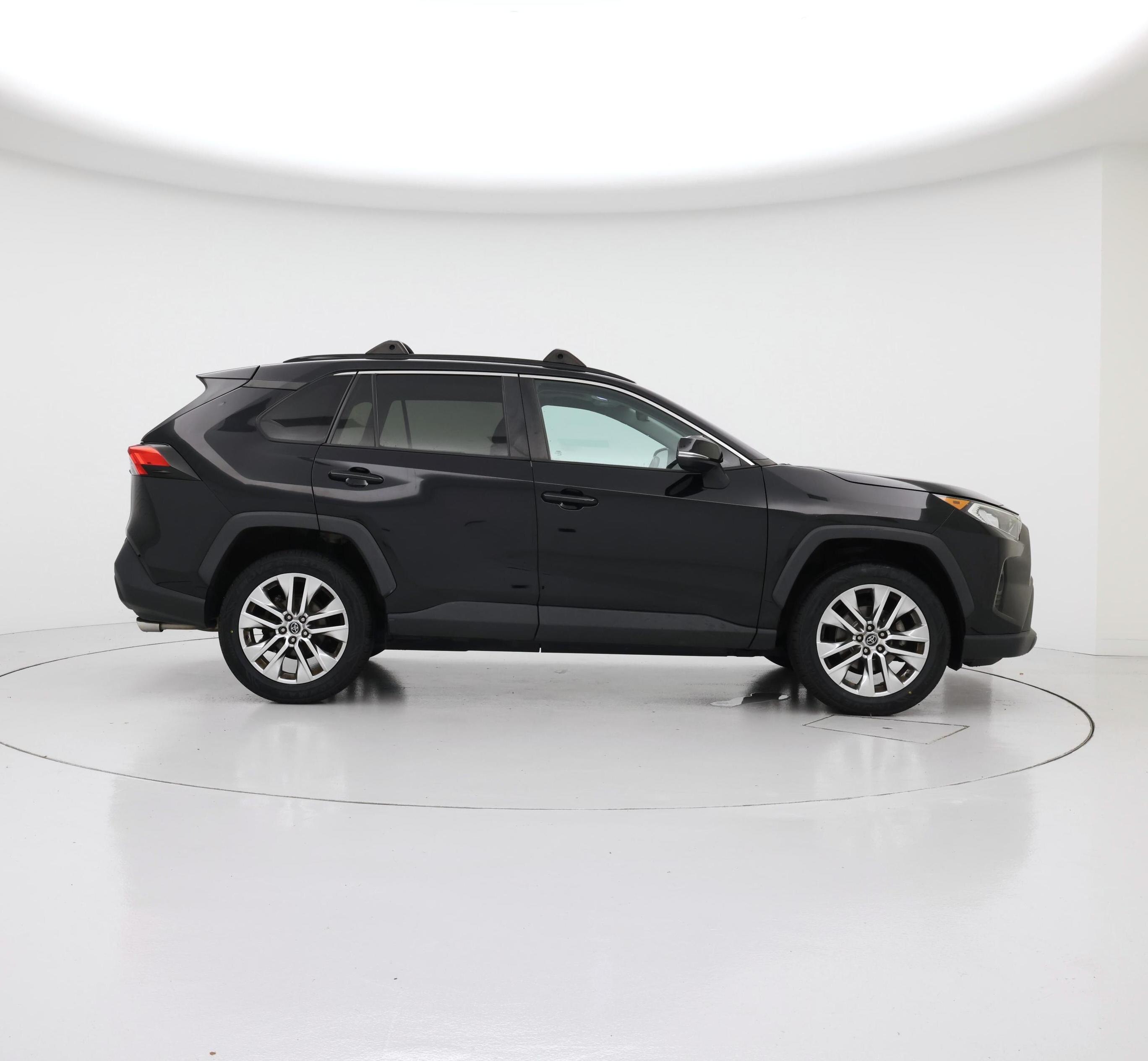 Thumbnail: 2021 Toyota RAV4 - 7