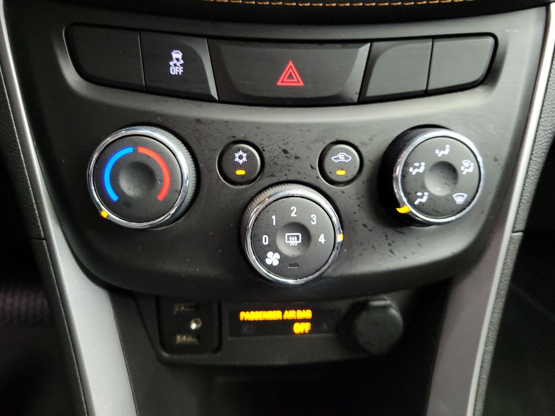 Thumbnail: 2020 Chevrolet Trax - 16