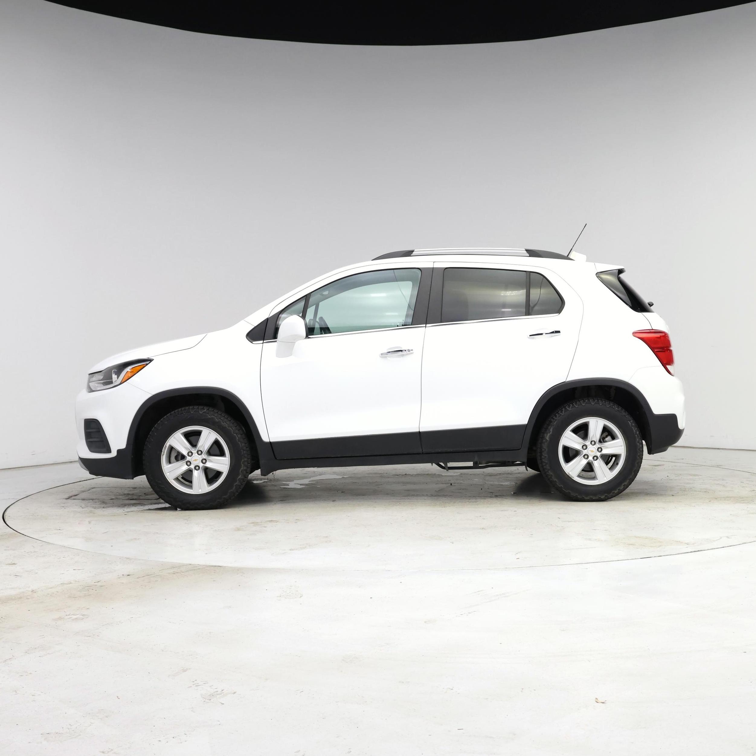 Thumbnail: 2020 Chevrolet Trax - 3