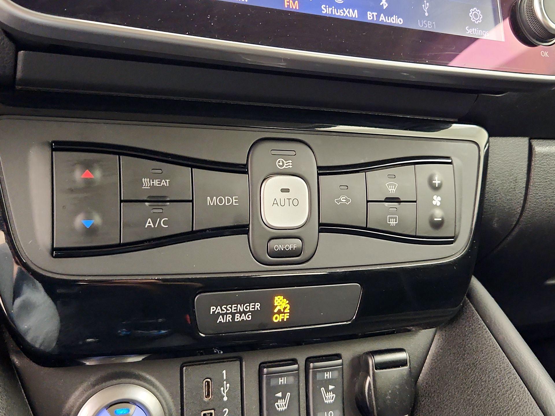Thumbnail: 2021 Nissan Leaf - 17