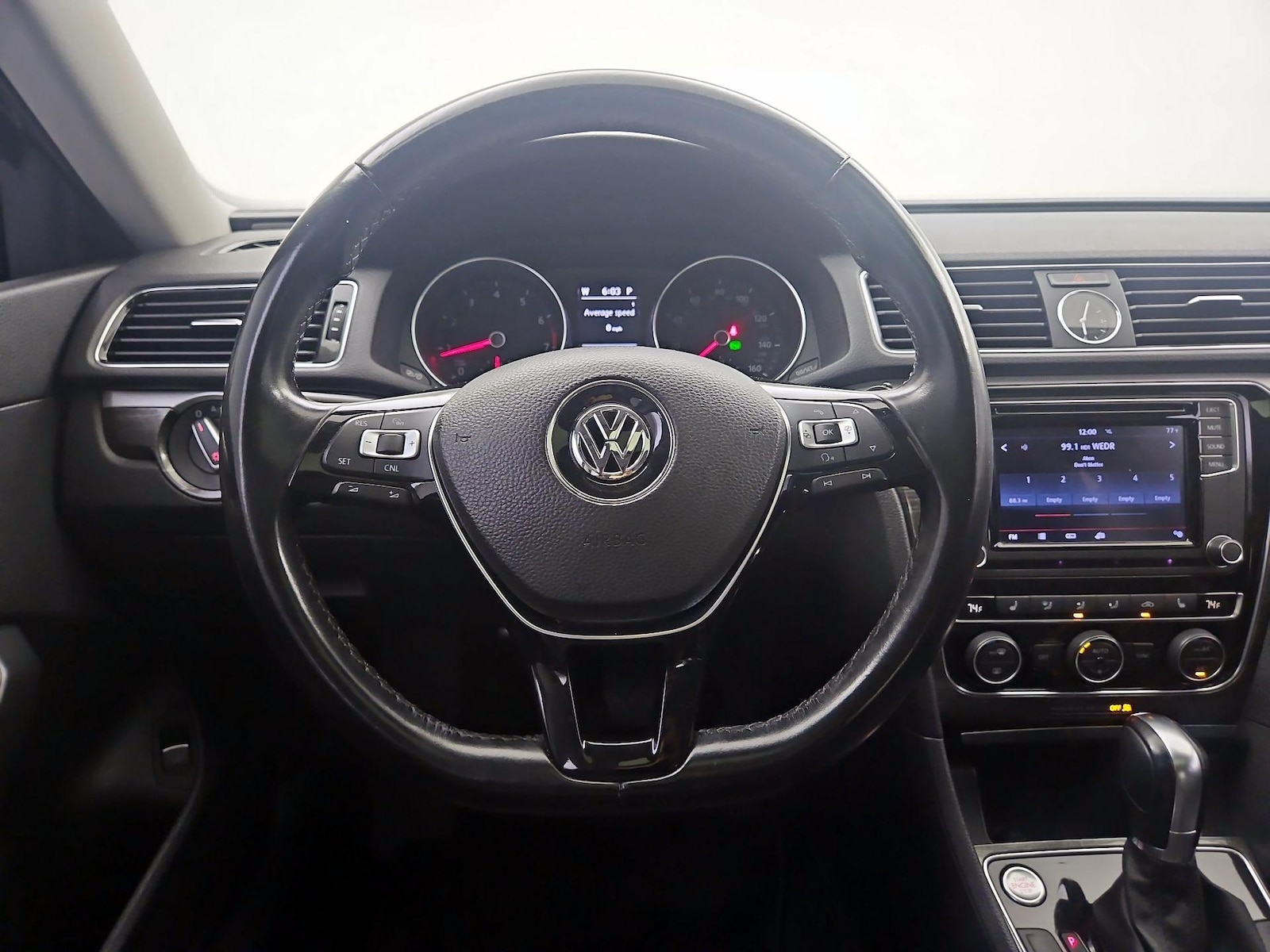 2017 Volkswagen Passat SE - Photo 9