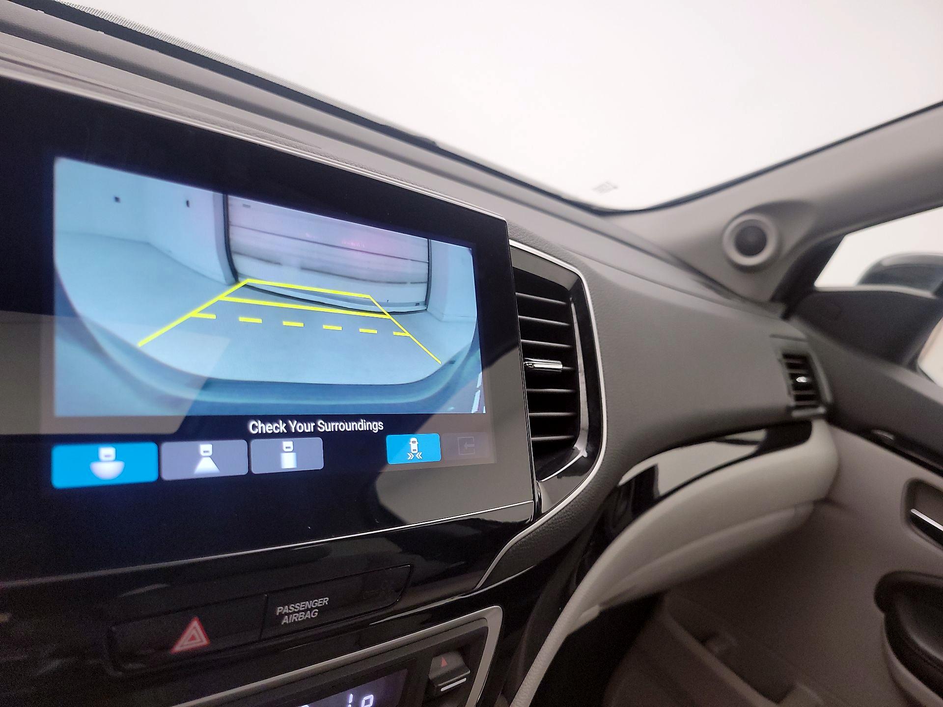 Thumbnail: 2020 Honda Pilot - 15