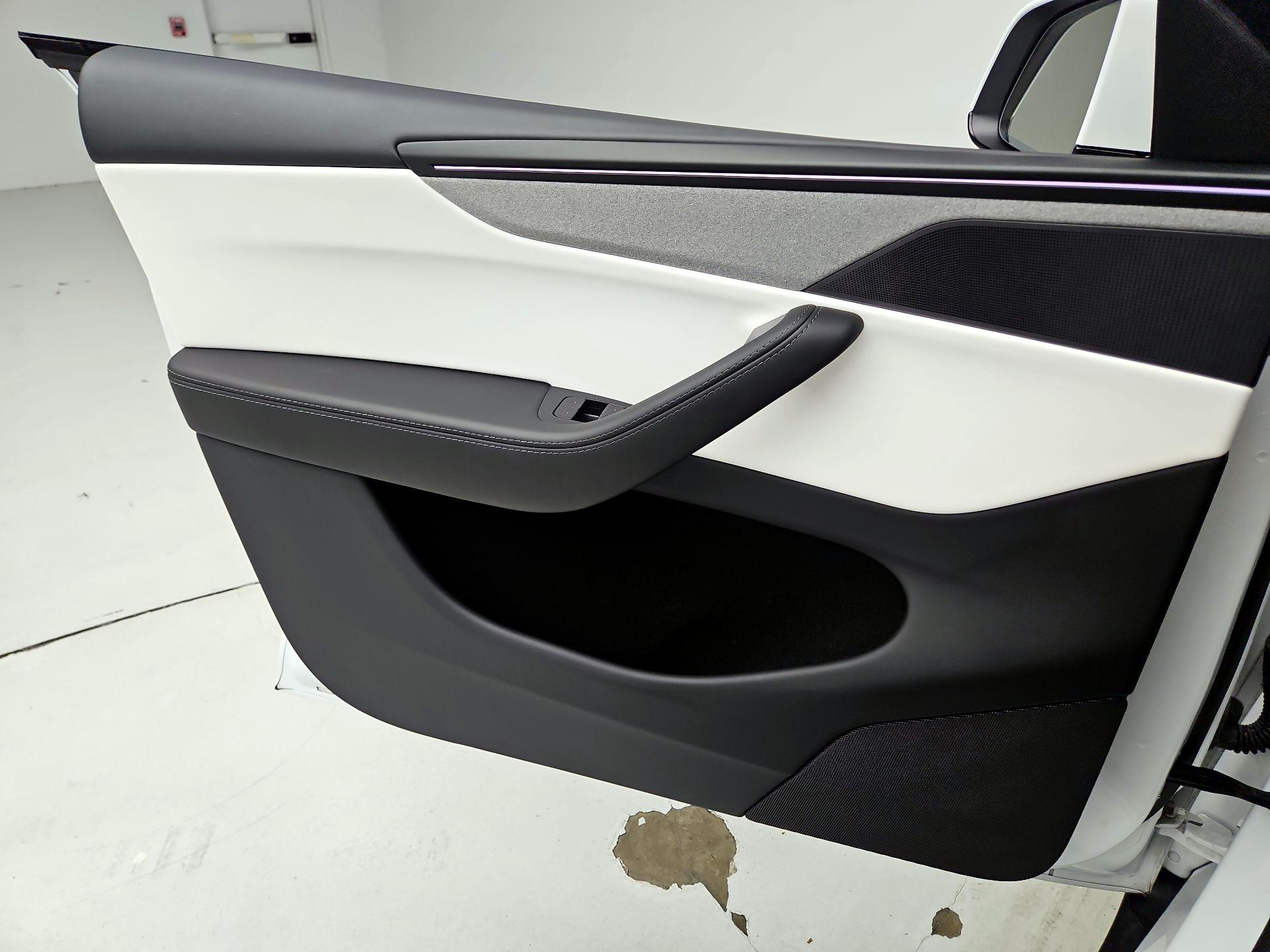 Thumbnail: 2026 Tesla Model Y - 12