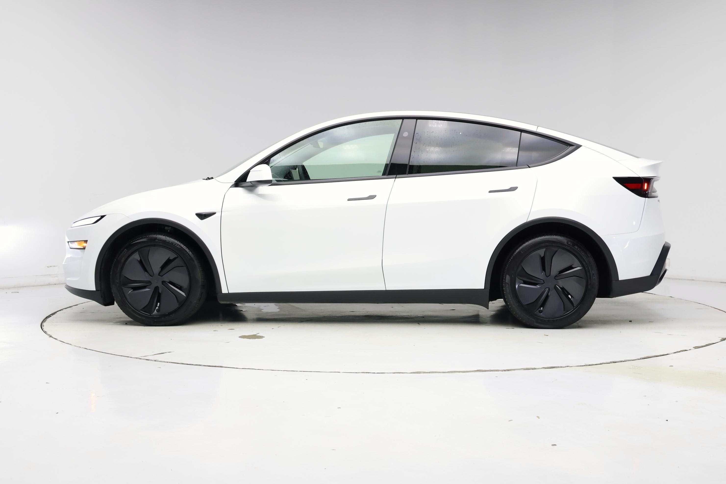 Thumbnail: 2026 Tesla Model Y - 3