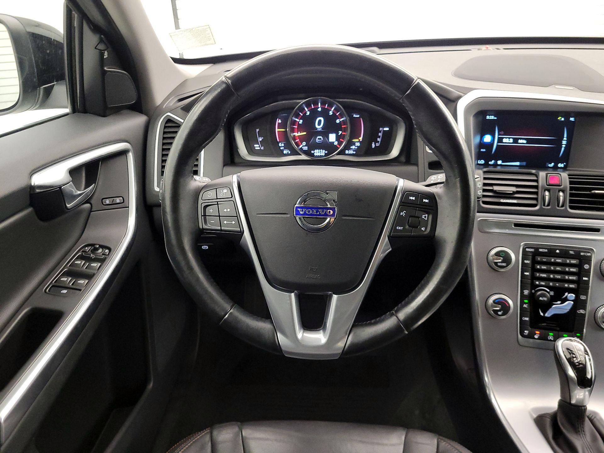 Thumbnail: 2017 Volvo XC60 - 10