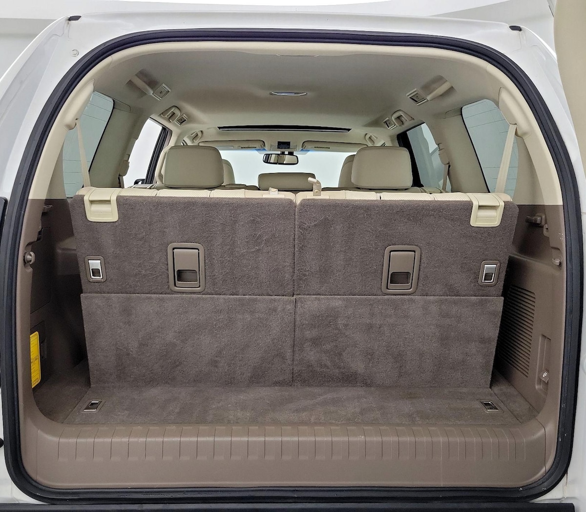 Trunk/Cargo (Seats Up)
