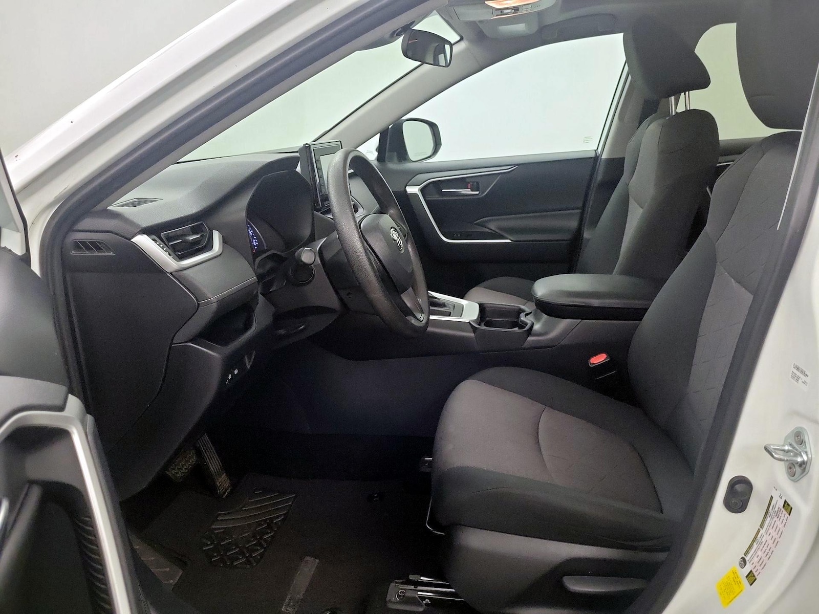 2019 Toyota RAV4 XLE - Photo 12