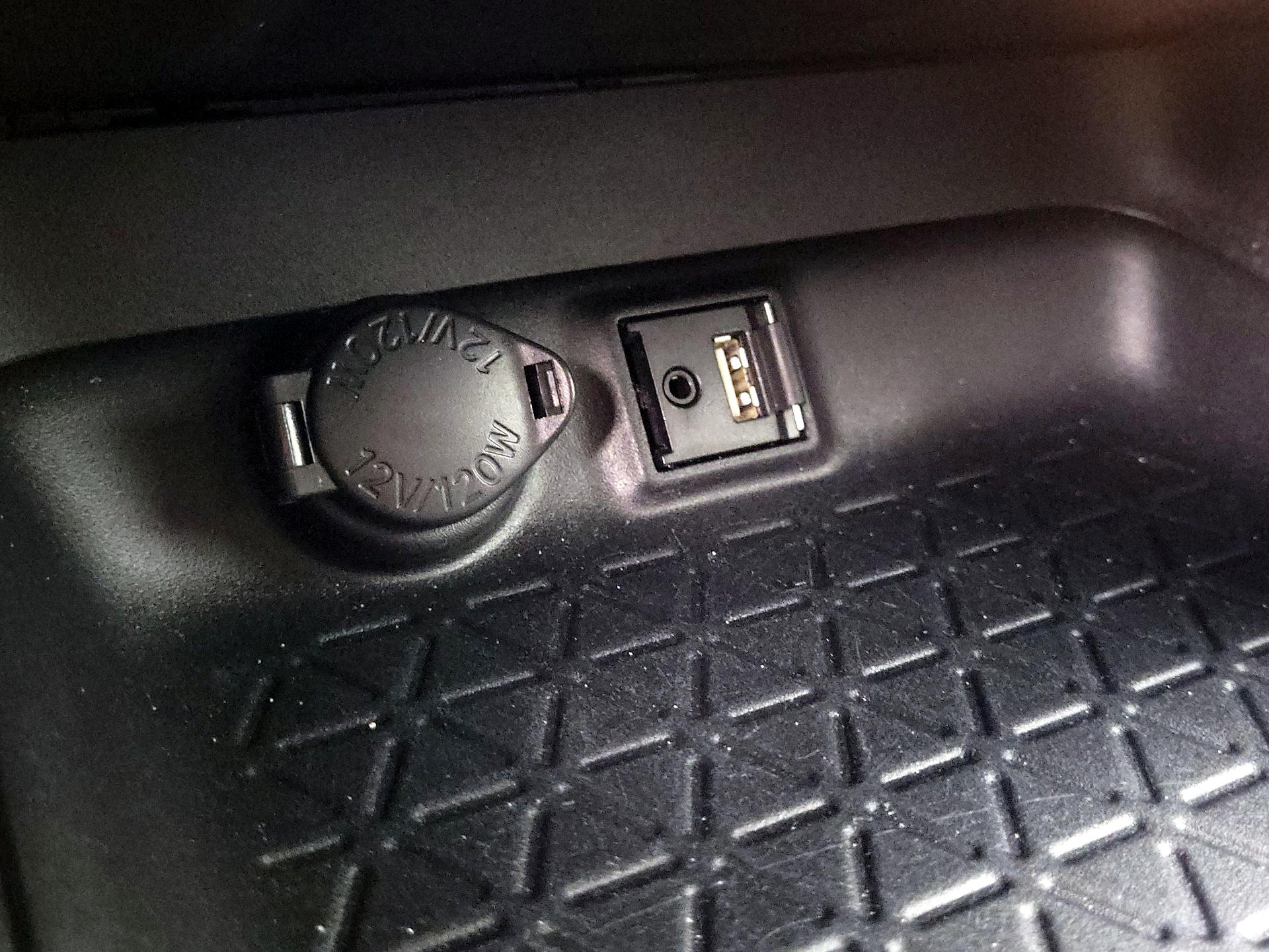 Thumbnail: 2019 Toyota RAV4 - 18