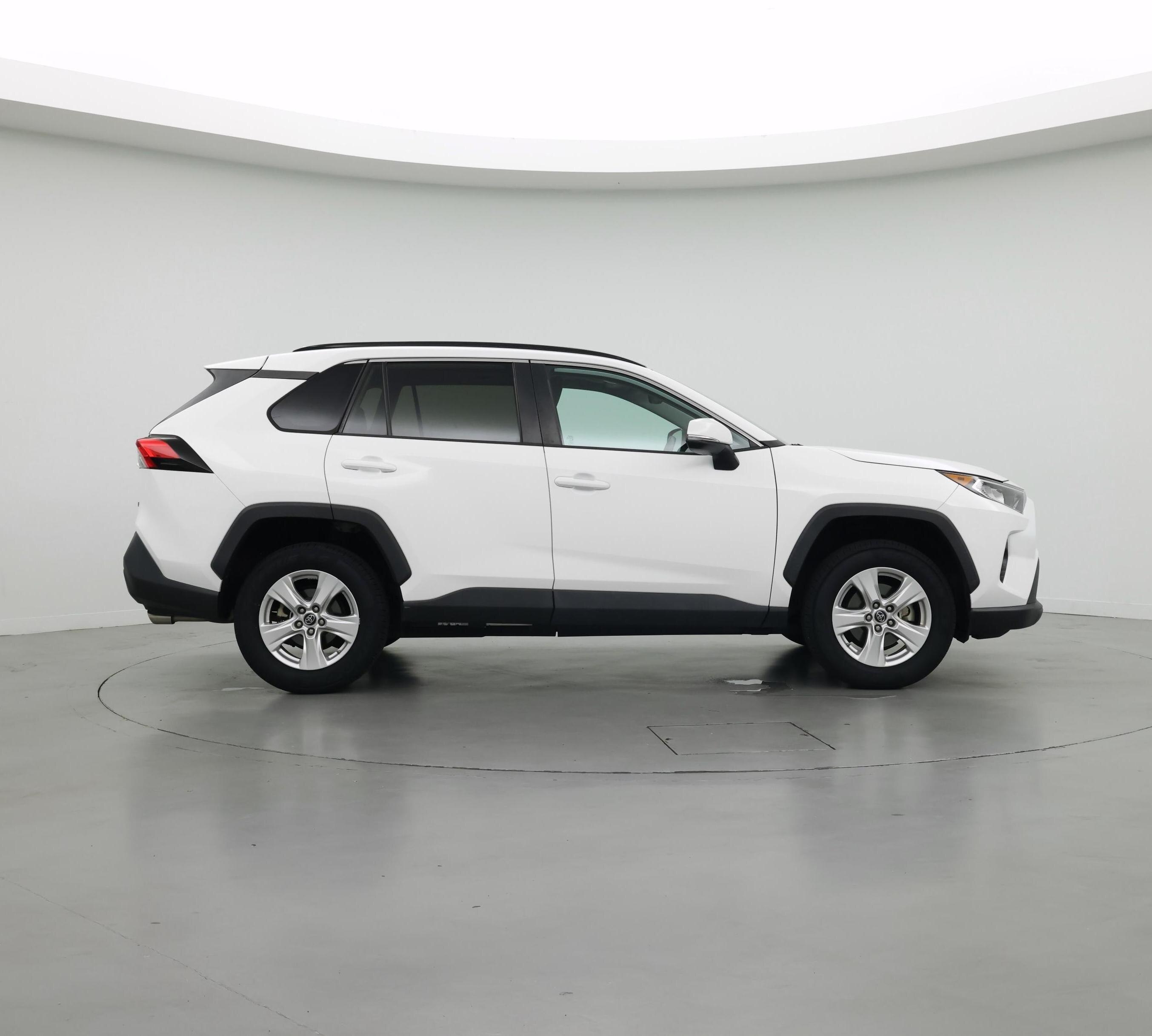 Thumbnail: 2019 Toyota RAV4 - 7