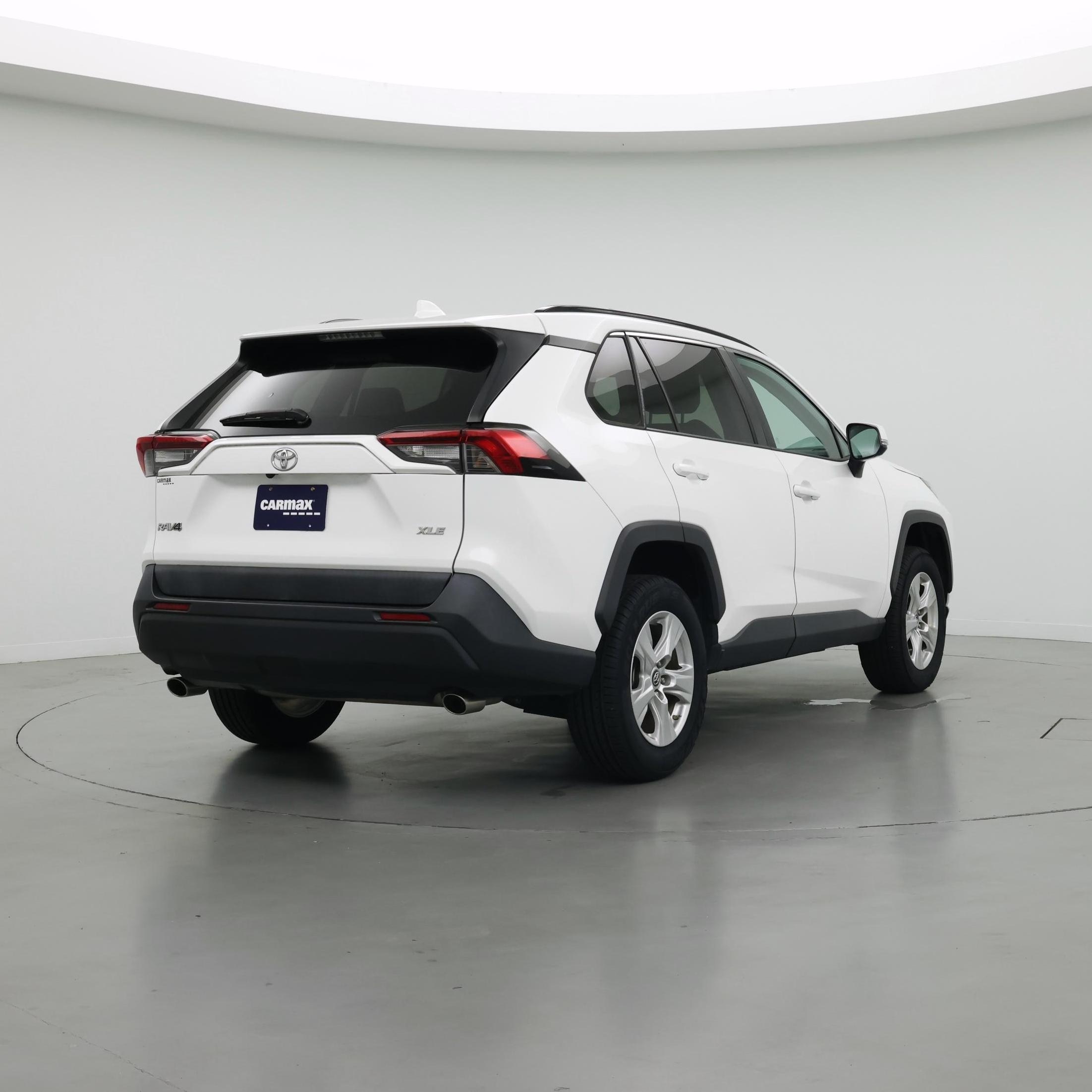 Thumbnail: 2019 Toyota RAV4 - 8