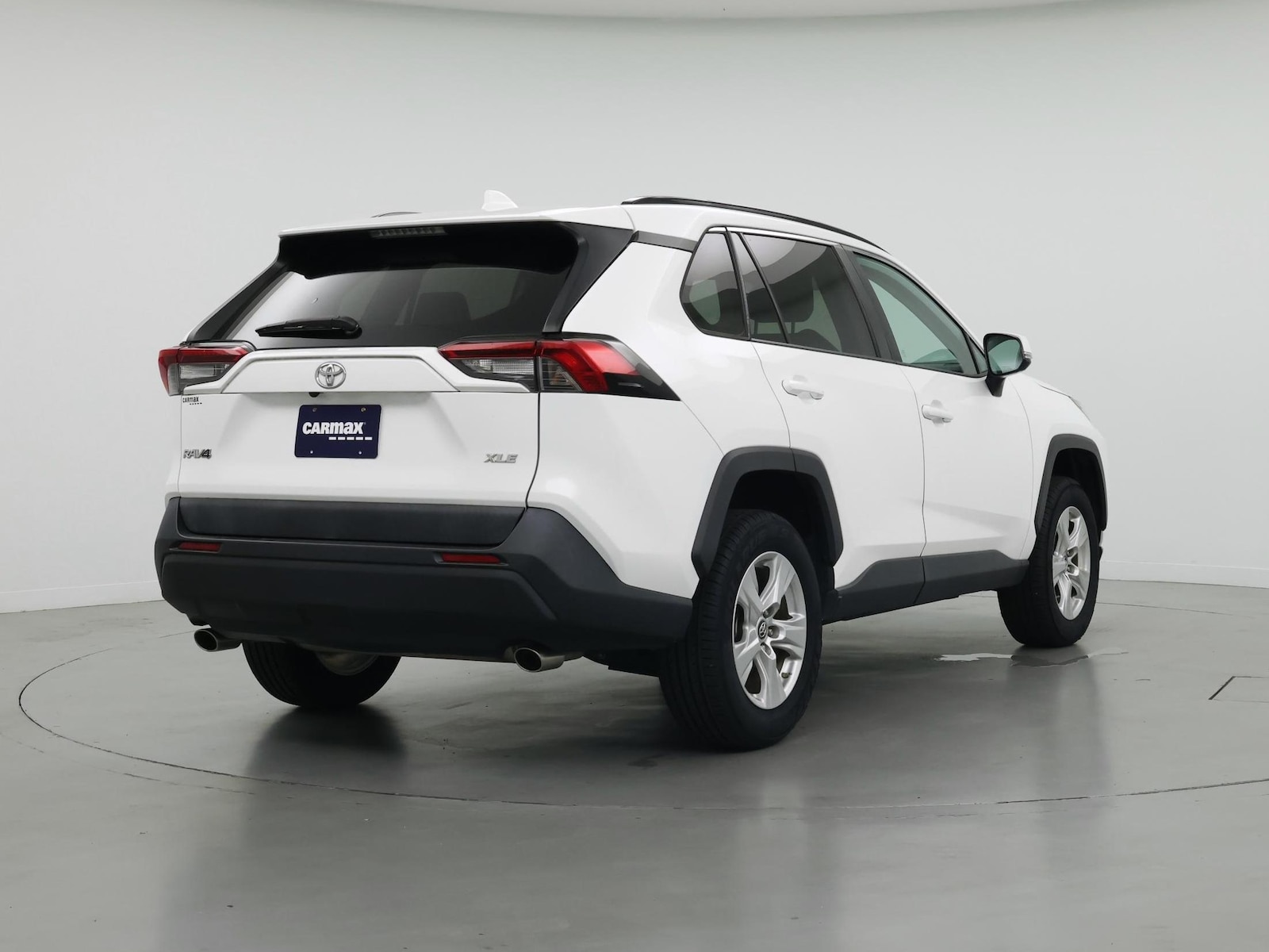 2019 Toyota RAV4 XLE - Photo 9