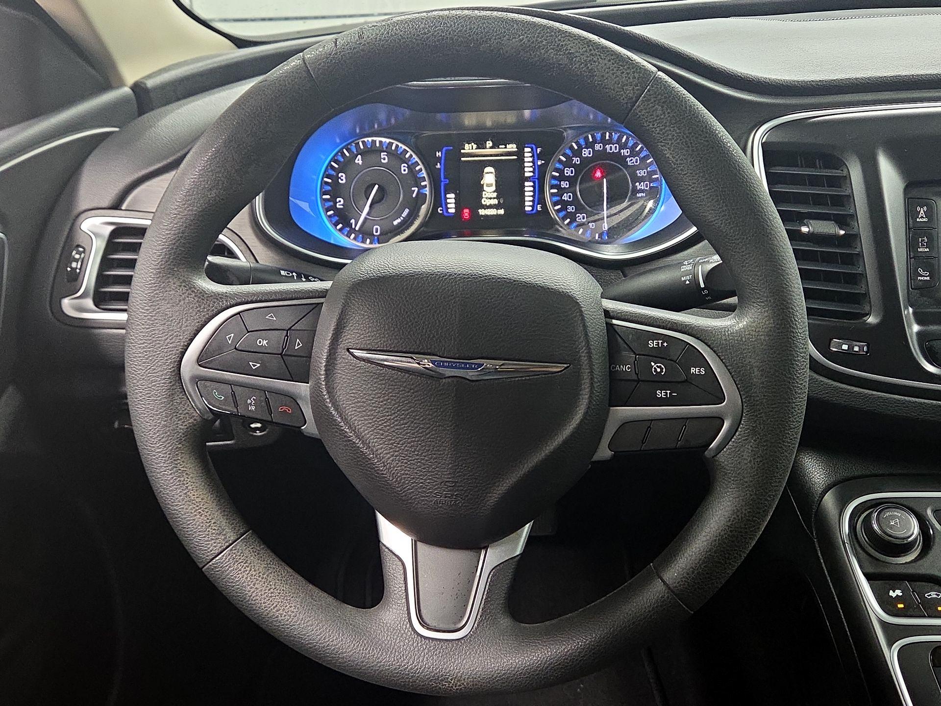 Thumbnail: 2016 Chrysler 200 - 10