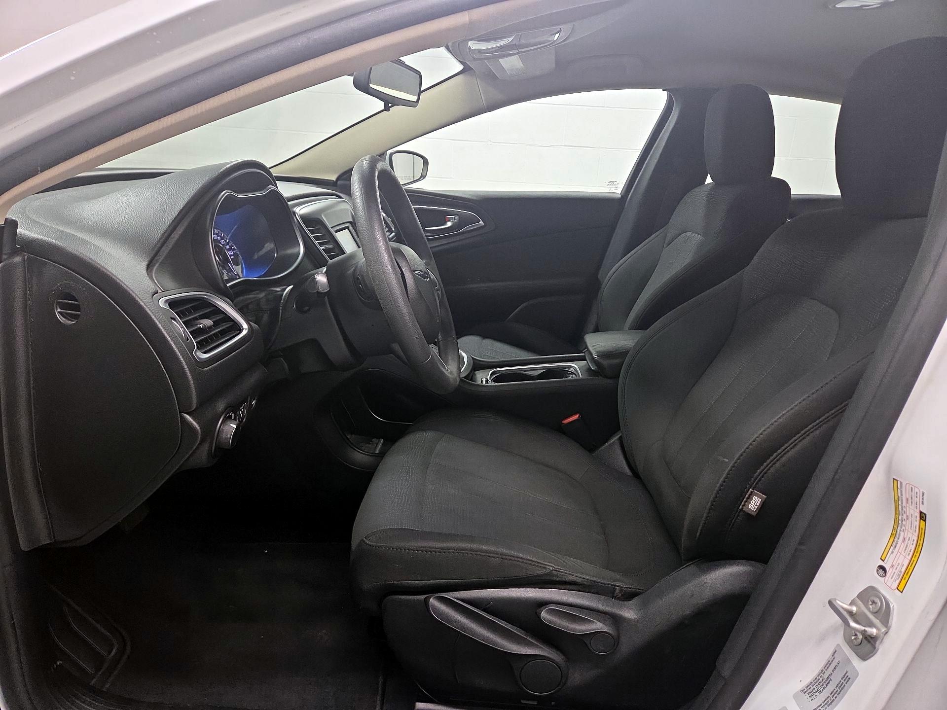 Thumbnail: 2016 Chrysler 200 - 11