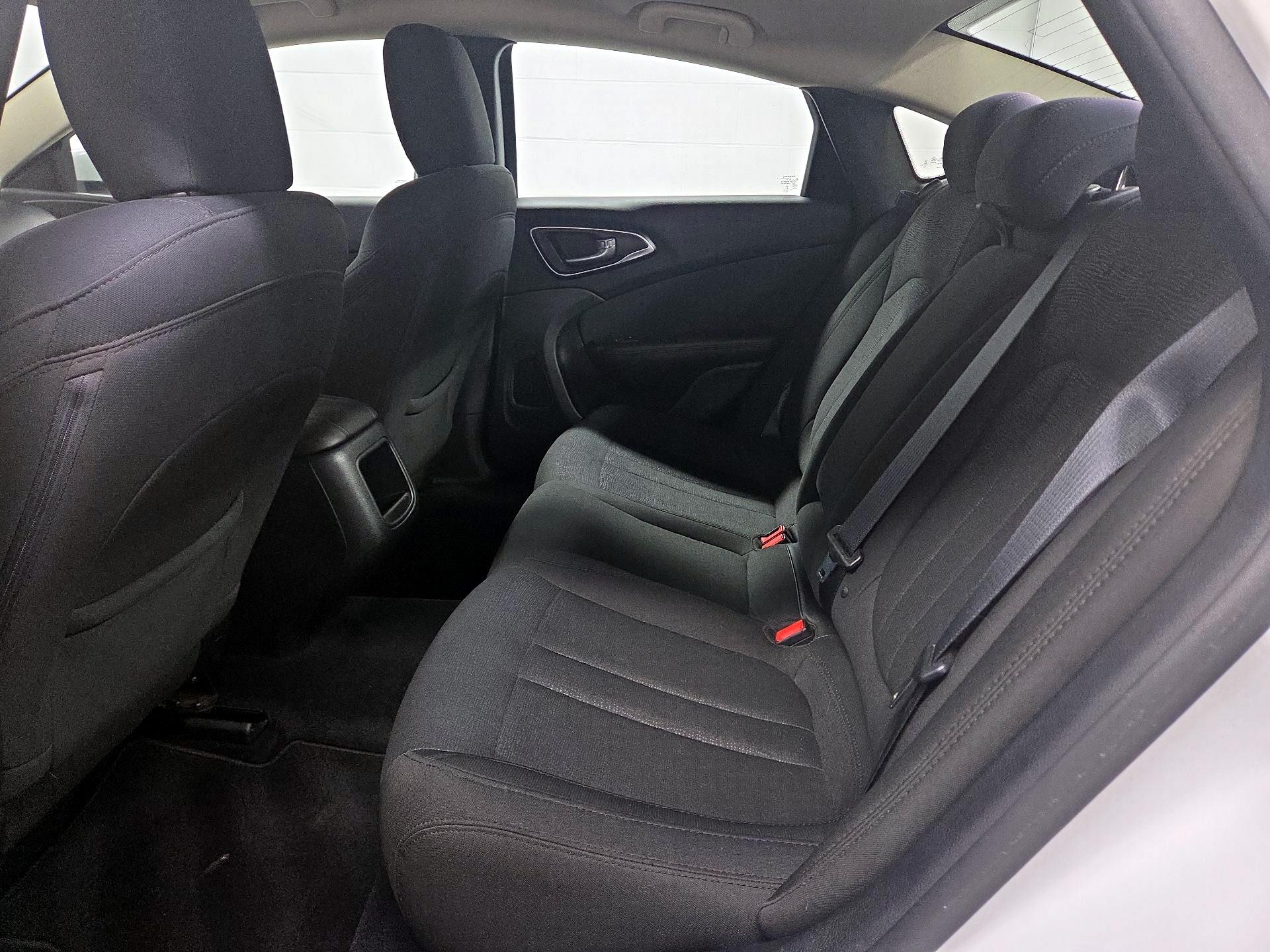 Thumbnail: 2016 Chrysler 200 - 19