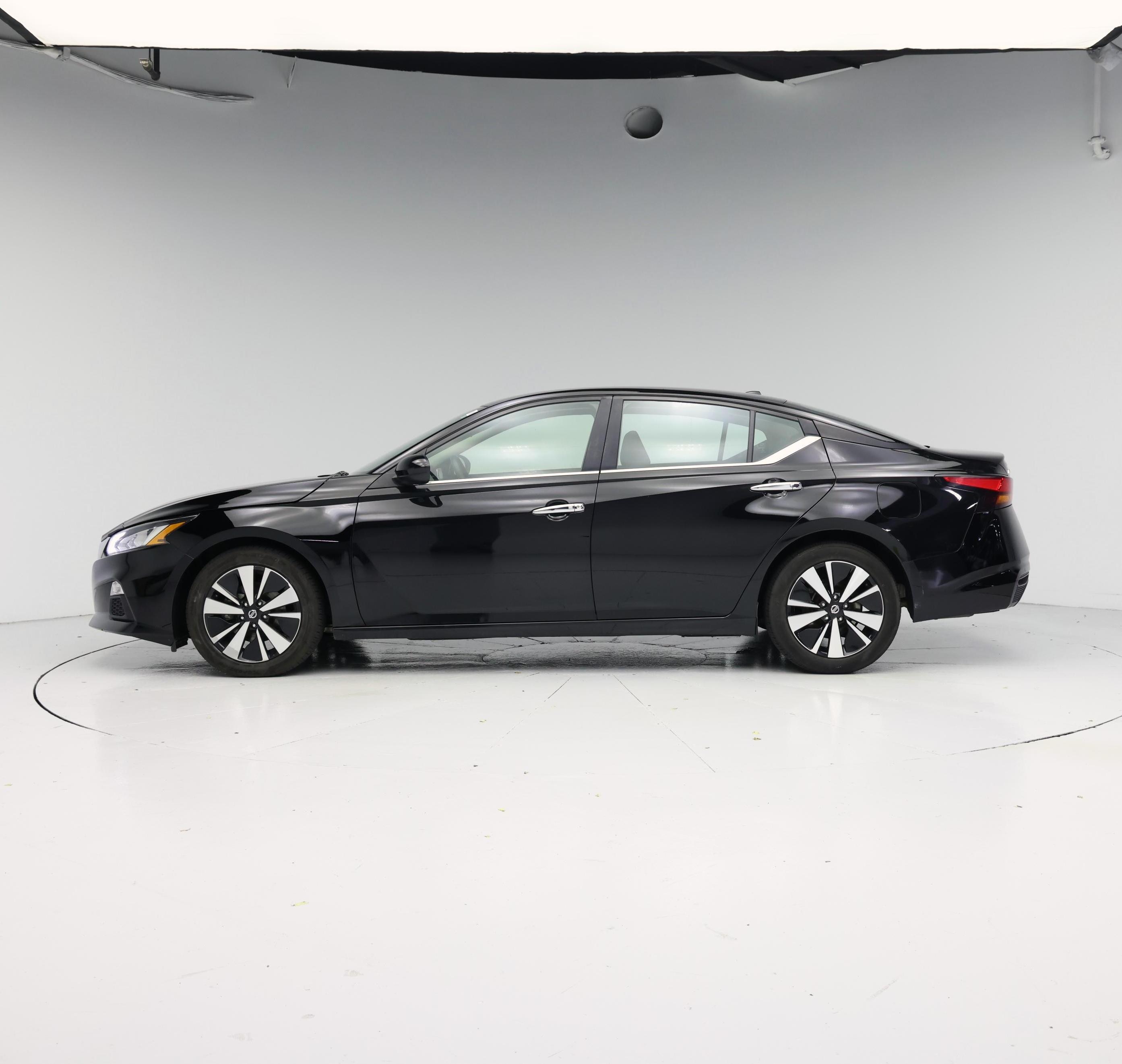 Thumbnail: 2022 Nissan Altima - 3
