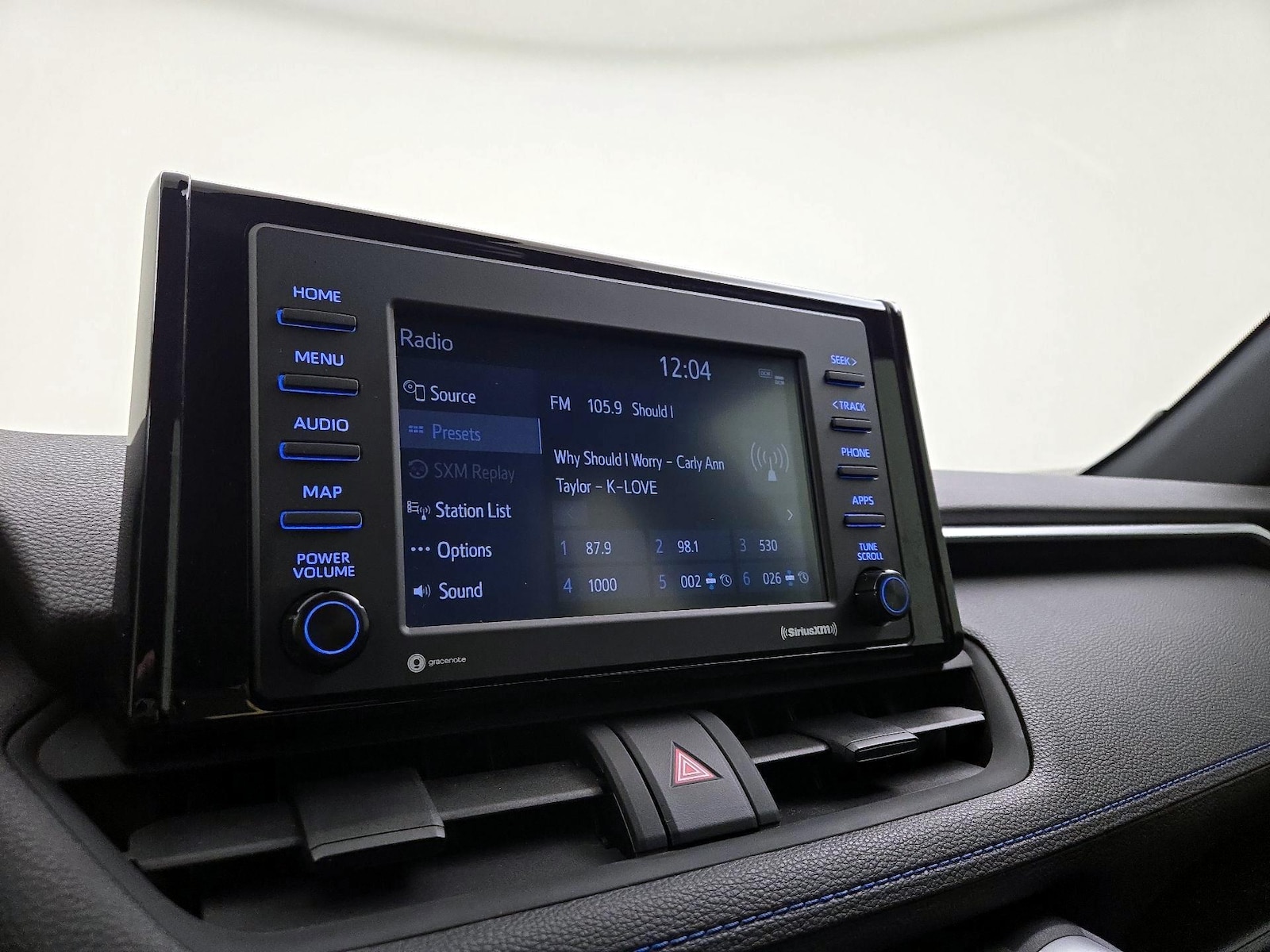 2022 Toyota RAV4 SE - Photo 16