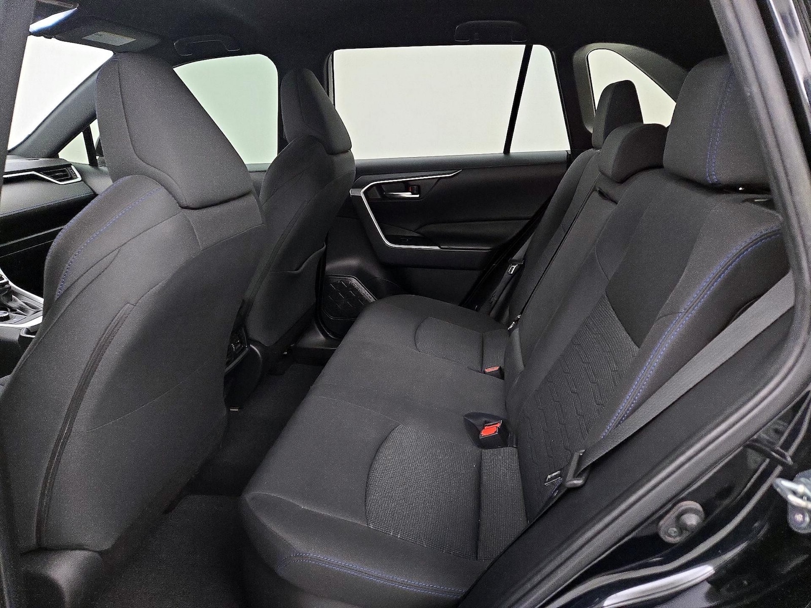 2022 Toyota RAV4 SE - Photo 20