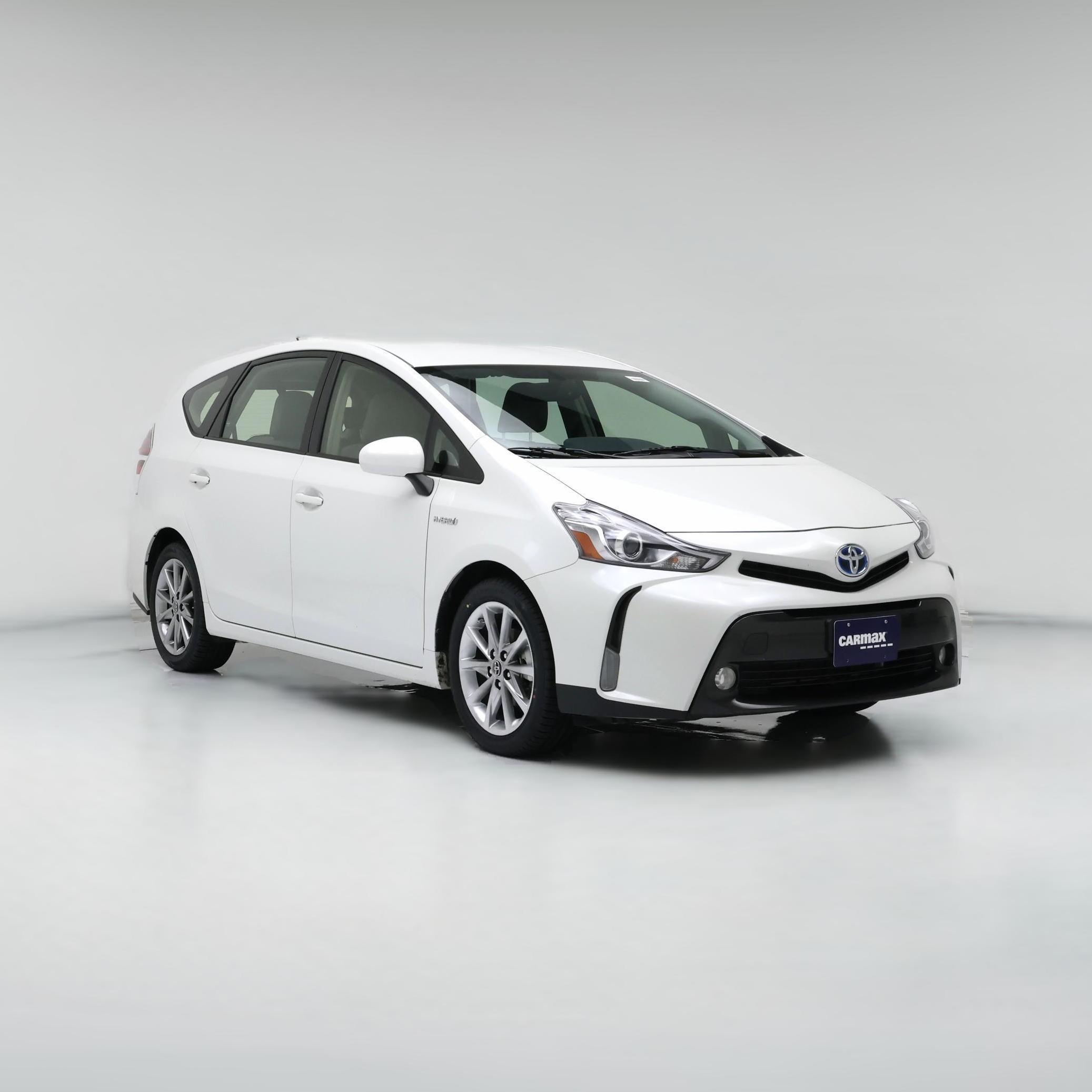 Thumbnail: 2015 Toyota Prius v - 1
