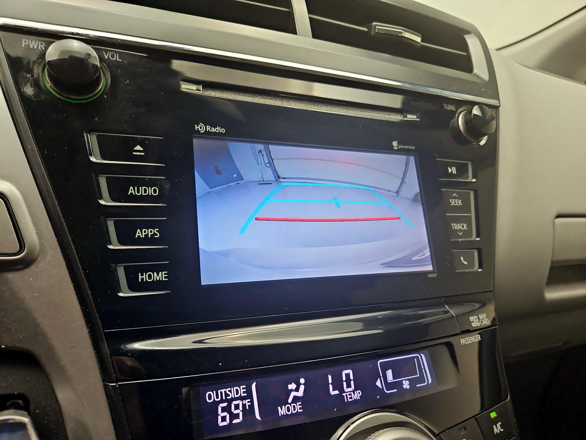 Thumbnail: 2015 Toyota Prius v - 15