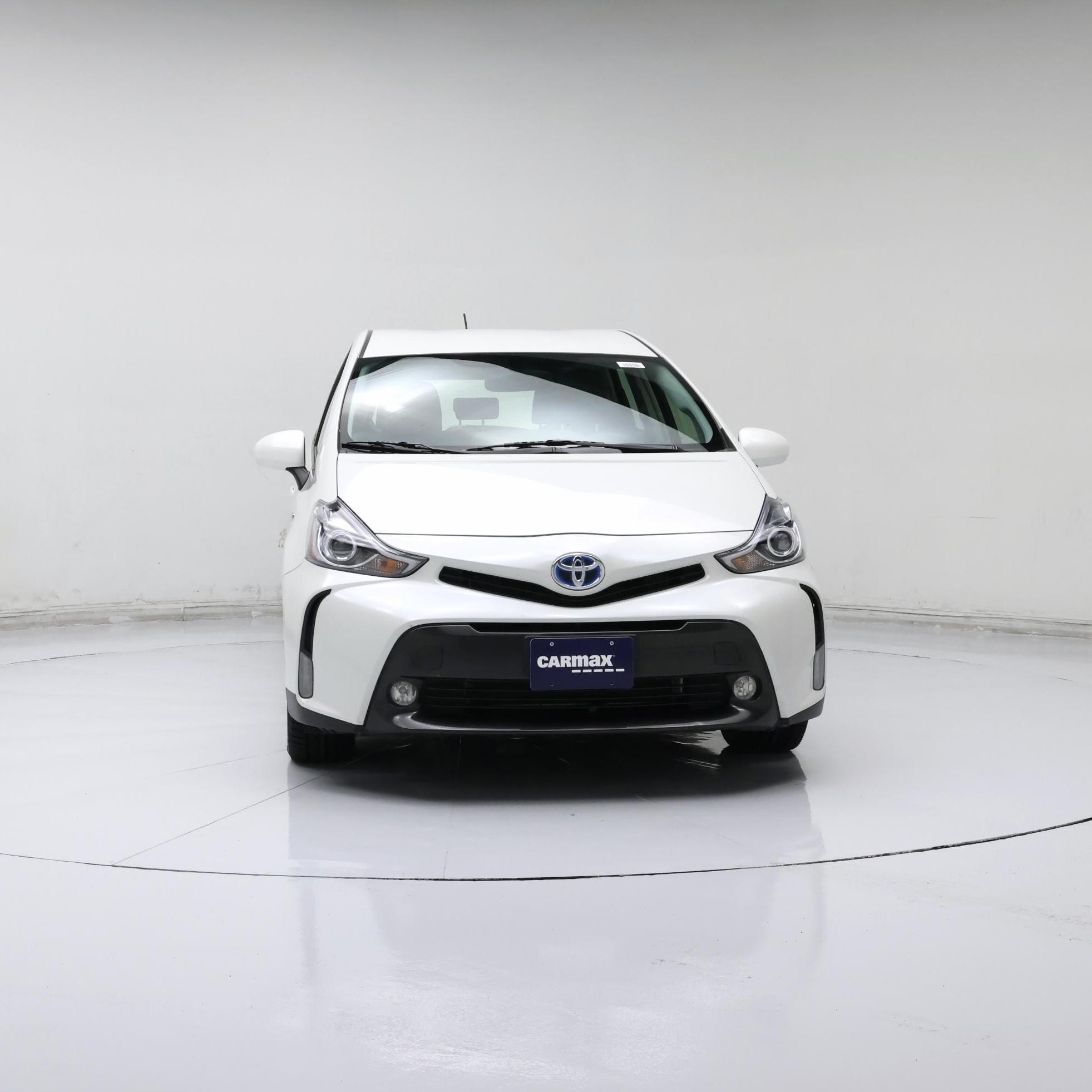 Thumbnail: 2015 Toyota Prius v - 5
